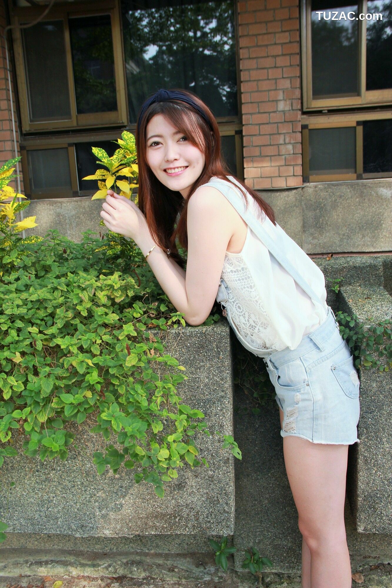 台湾正妹_ Brindy薛薛/黄品瑄《台湾大学外拍》 写真集[53P]