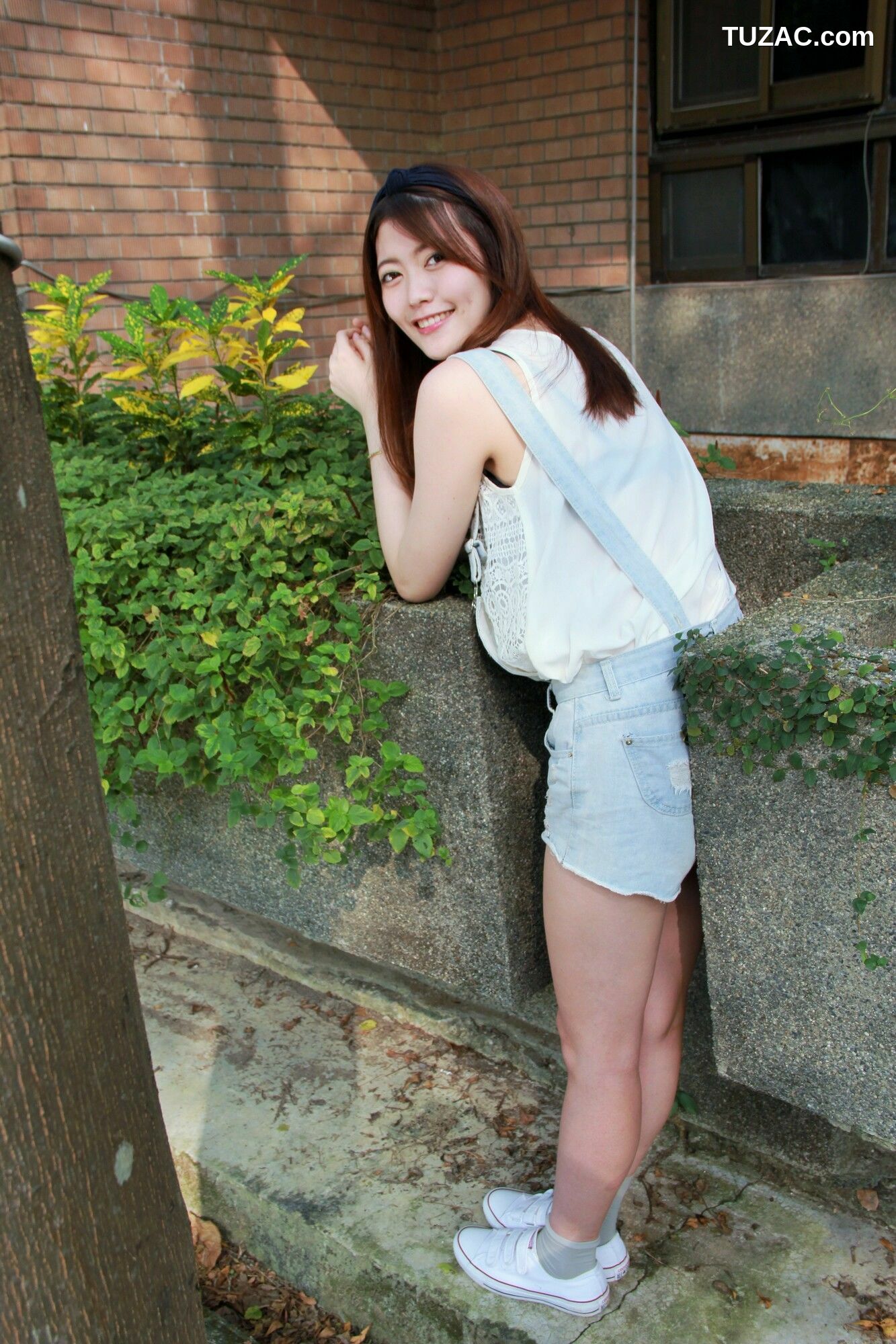 台湾正妹_ Brindy薛薛/黄品瑄《台湾大学外拍》 写真集[53P]