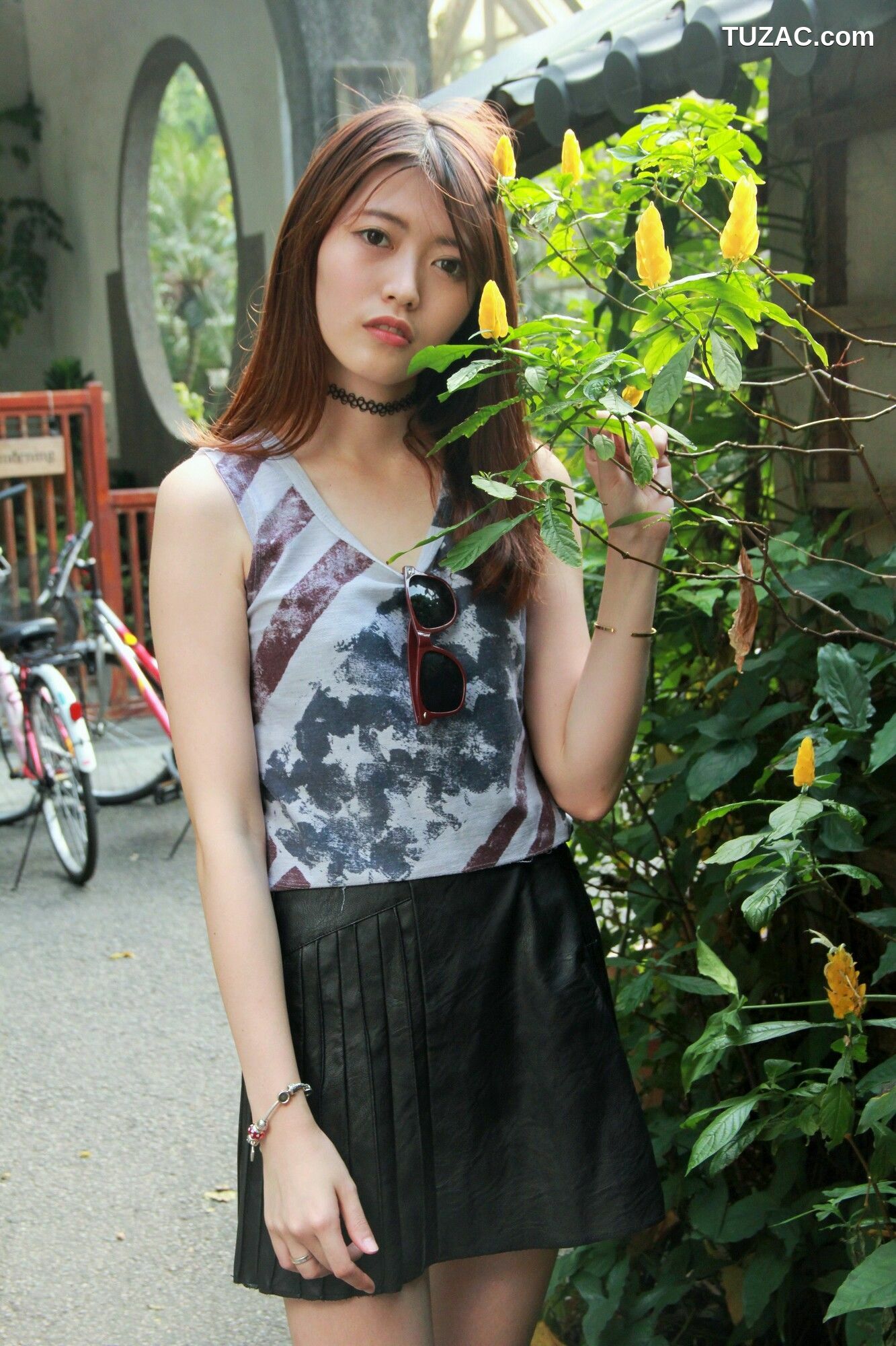 台湾正妹_ Brindy薛薛/黄品瑄《台湾大学外拍》 写真集[53P]