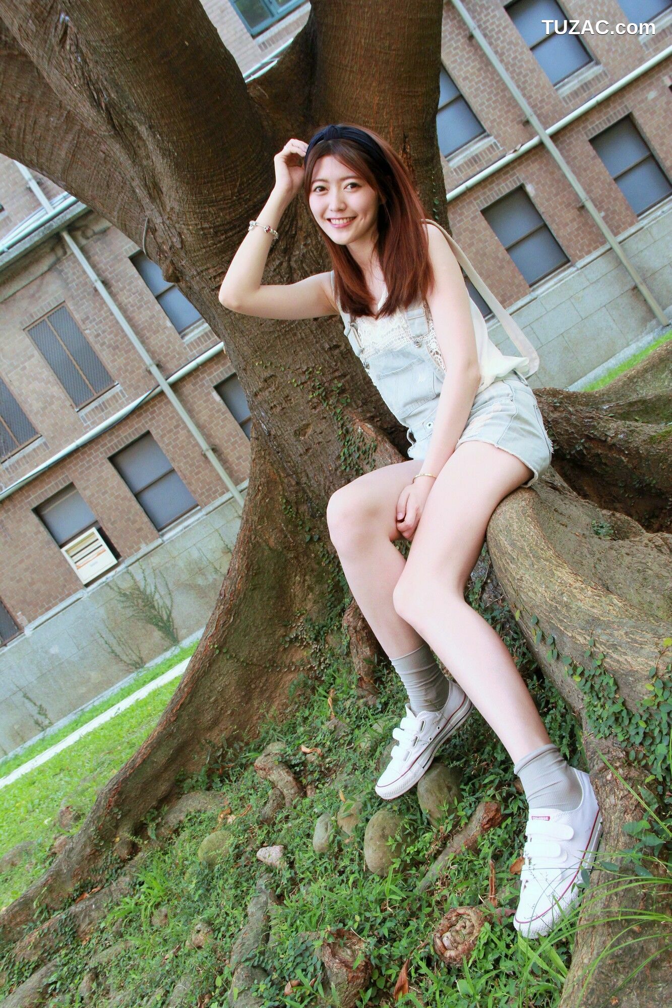 台湾正妹_ Brindy薛薛/黄品瑄《台湾大学外拍》 写真集[53P]