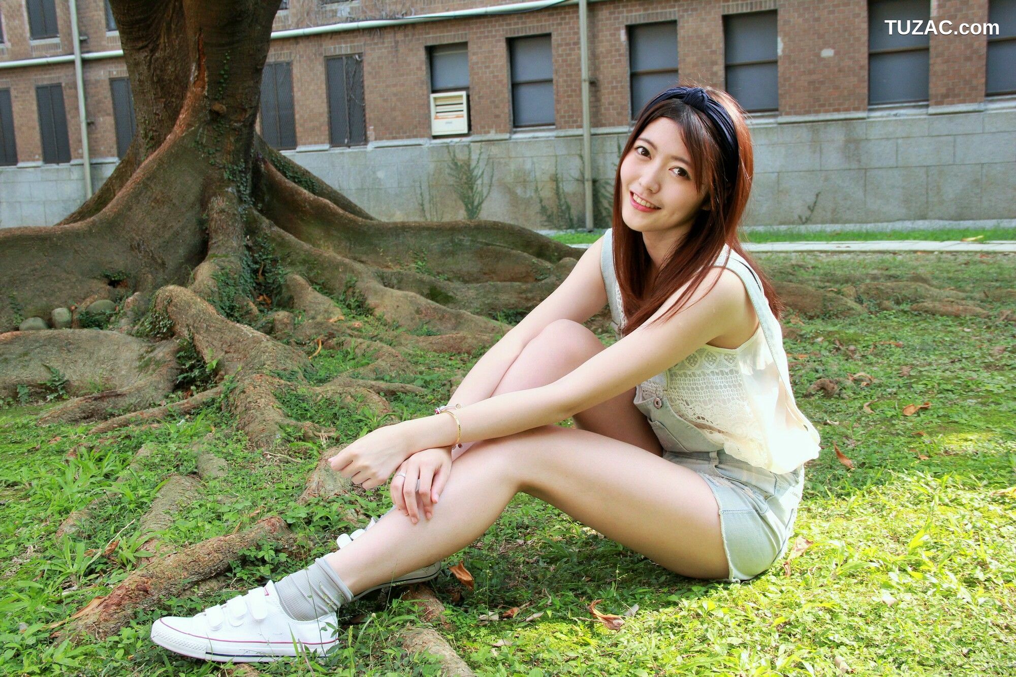 台湾正妹_ Brindy薛薛/黄品瑄《台湾大学外拍》 写真集[53P]