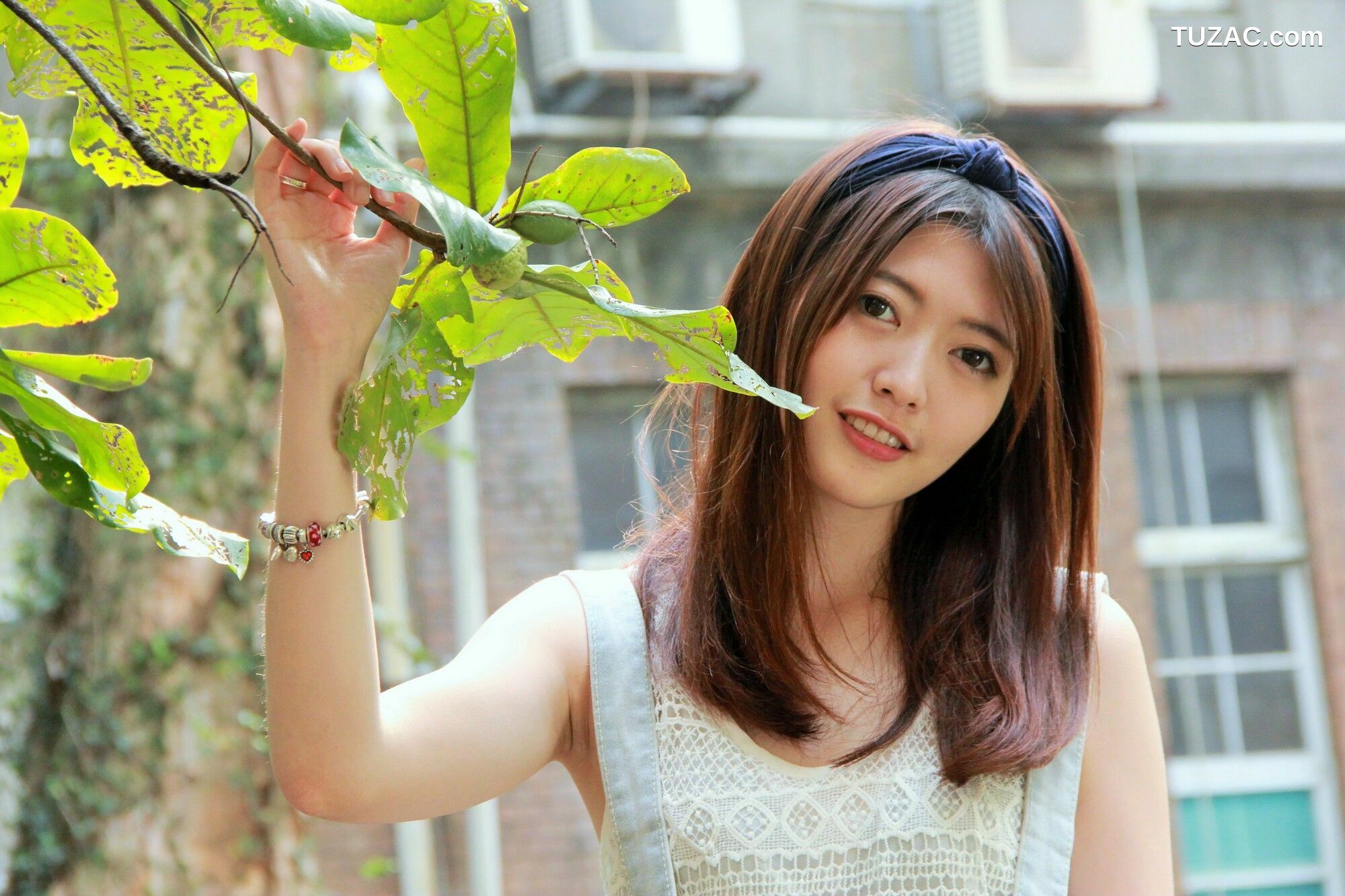 台湾正妹_ Brindy薛薛/黄品瑄《台湾大学外拍》 写真集[53P]