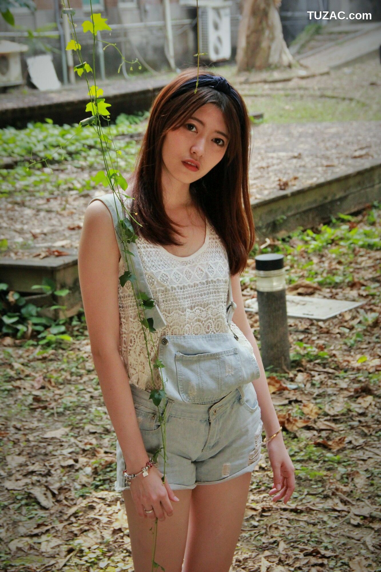 台湾正妹_ Brindy薛薛/黄品瑄《台湾大学外拍》 写真集[53P]