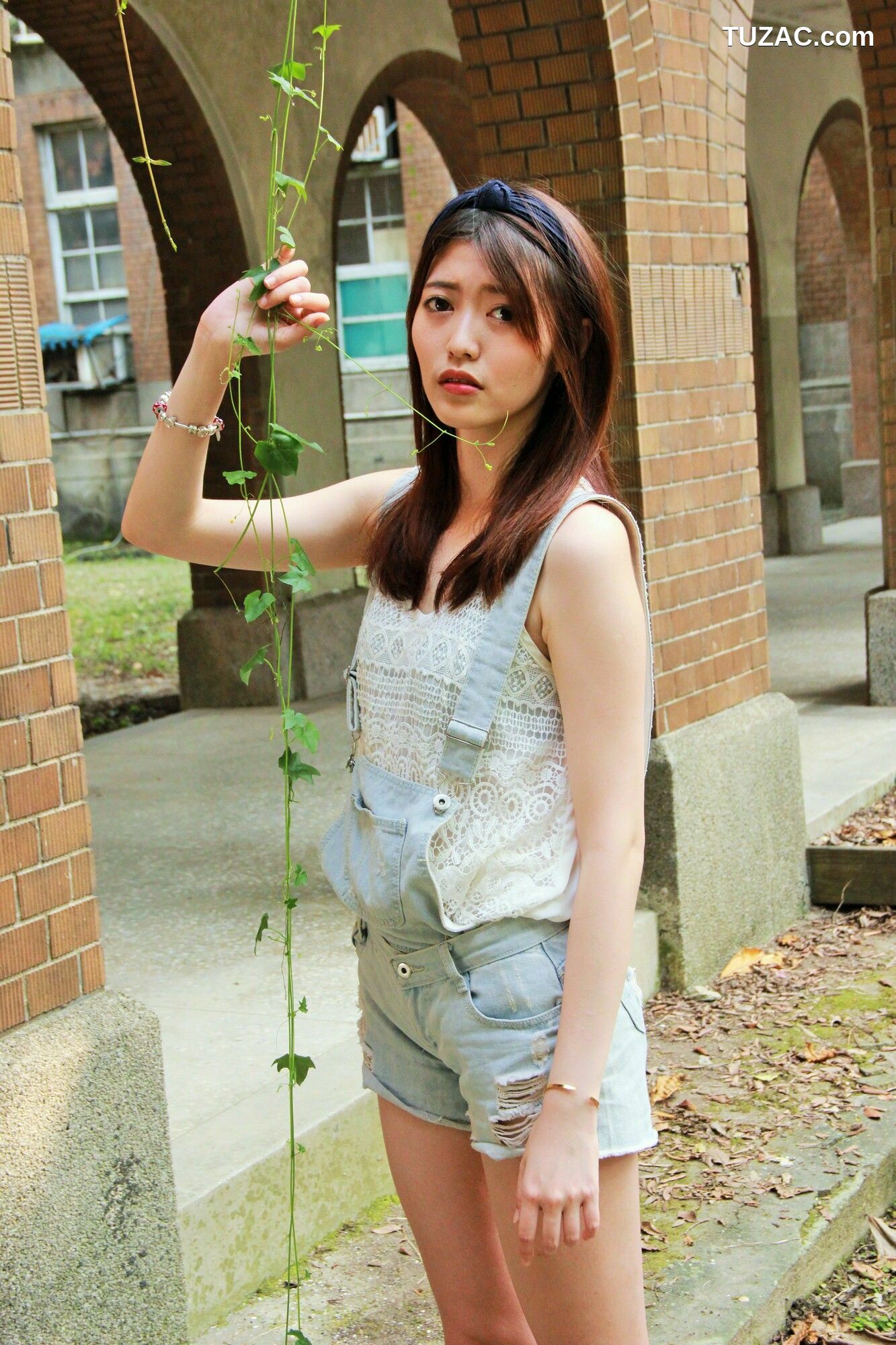 台湾正妹_ Brindy薛薛/黄品瑄《台湾大学外拍》 写真集[53P]