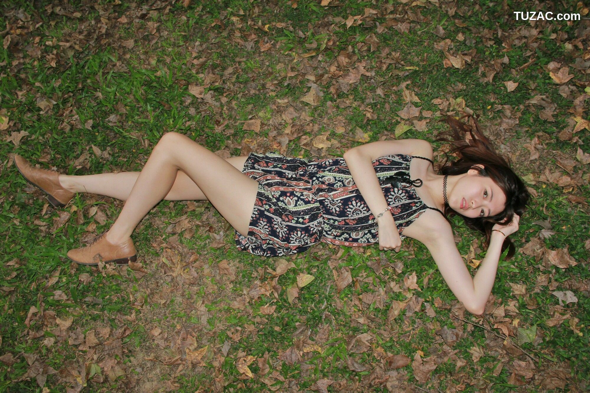 台湾正妹_ Brindy薛薛/黄品瑄《台湾大学外拍》 写真集[53P]