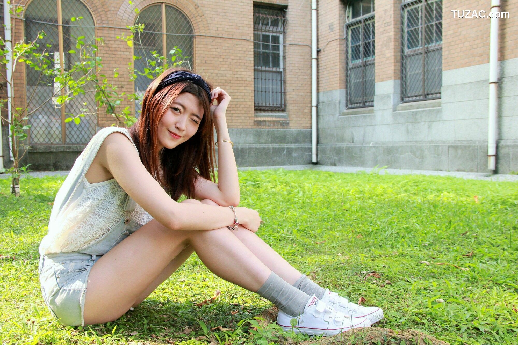 台湾正妹_ Brindy薛薛/黄品瑄《台湾大学外拍》 写真集[53P]