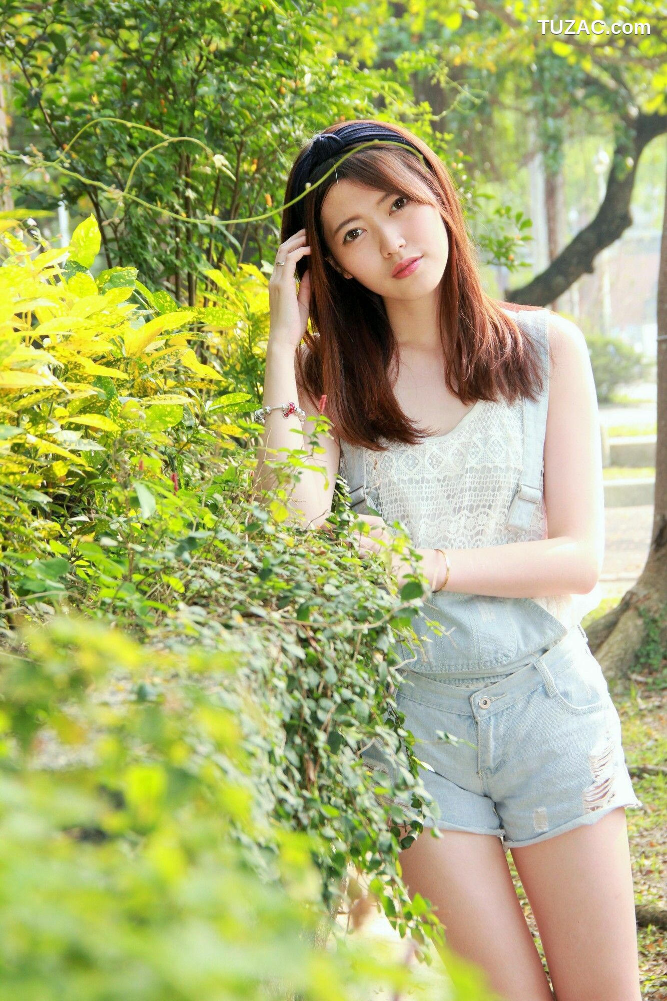 台湾正妹_ Brindy薛薛/黄品瑄《台湾大学外拍》 写真集[53P]