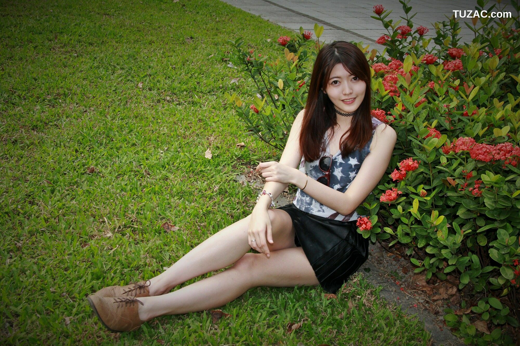 台湾正妹_ Brindy薛薛/黄品瑄《台湾大学外拍》 写真集[53P]