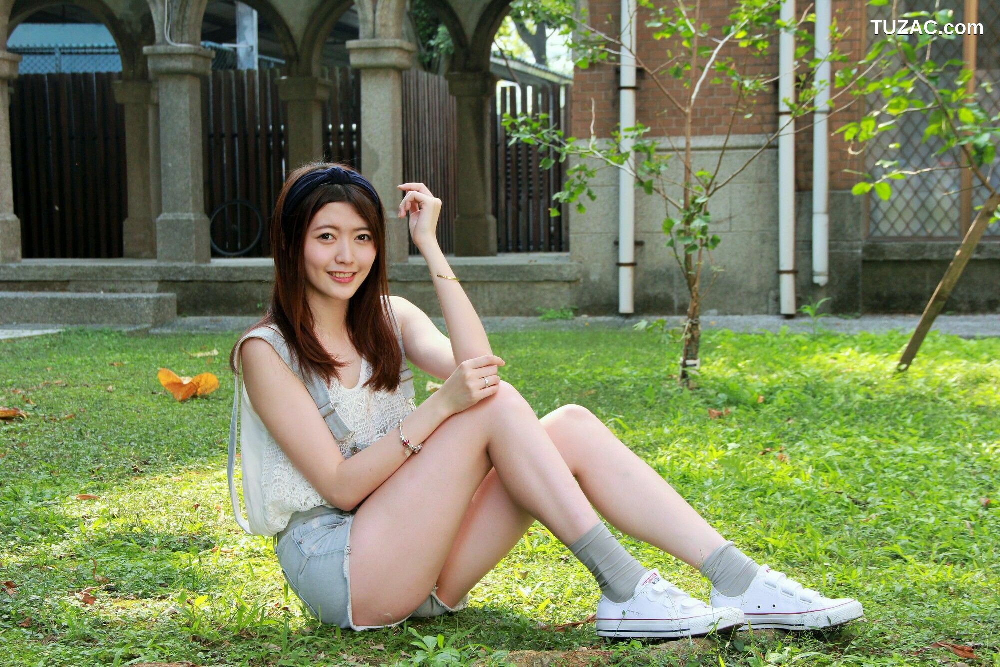 台湾正妹_ Brindy薛薛/黄品瑄《台湾大学外拍》 写真集[53P]