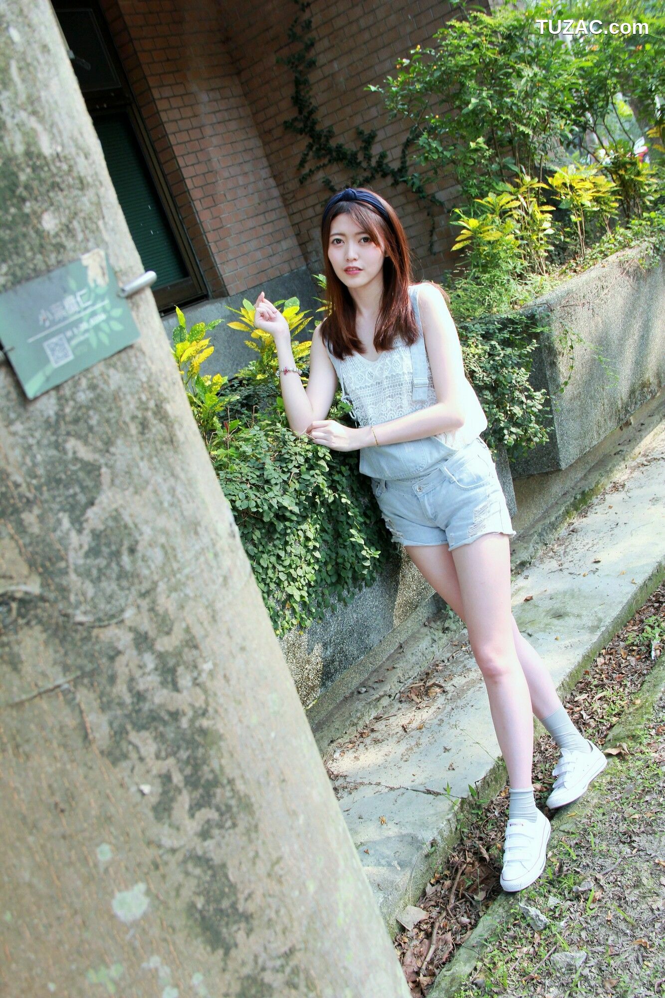 台湾正妹_ Brindy薛薛/黄品瑄《台湾大学外拍》 写真集[53P]