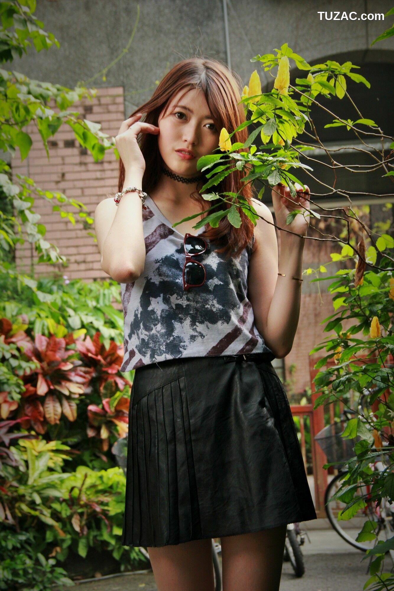 台湾正妹_ Brindy薛薛/黄品瑄《台湾大学外拍》 写真集[53P]