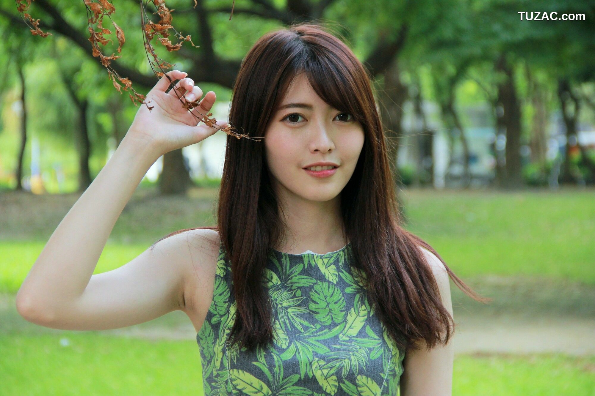 台湾正妹_ Brindy薛薛《國圖外拍》 写真集[88P]