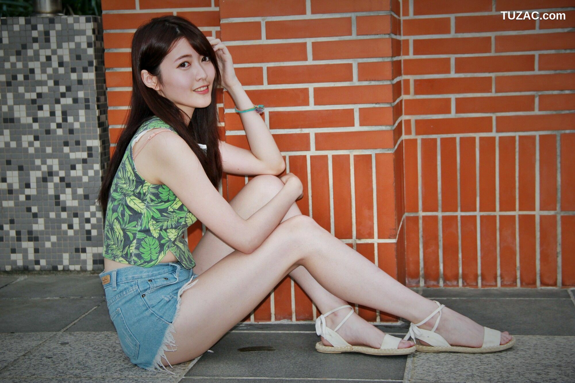 台湾正妹_ Brindy薛薛《國圖外拍》 写真集[88P]