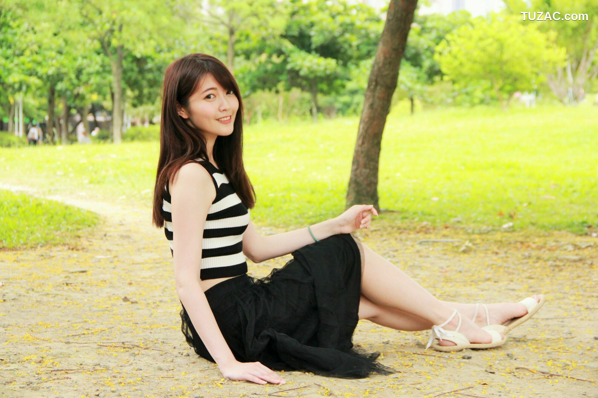 台湾正妹_ Brindy薛薛《國圖外拍》 写真集[88P]