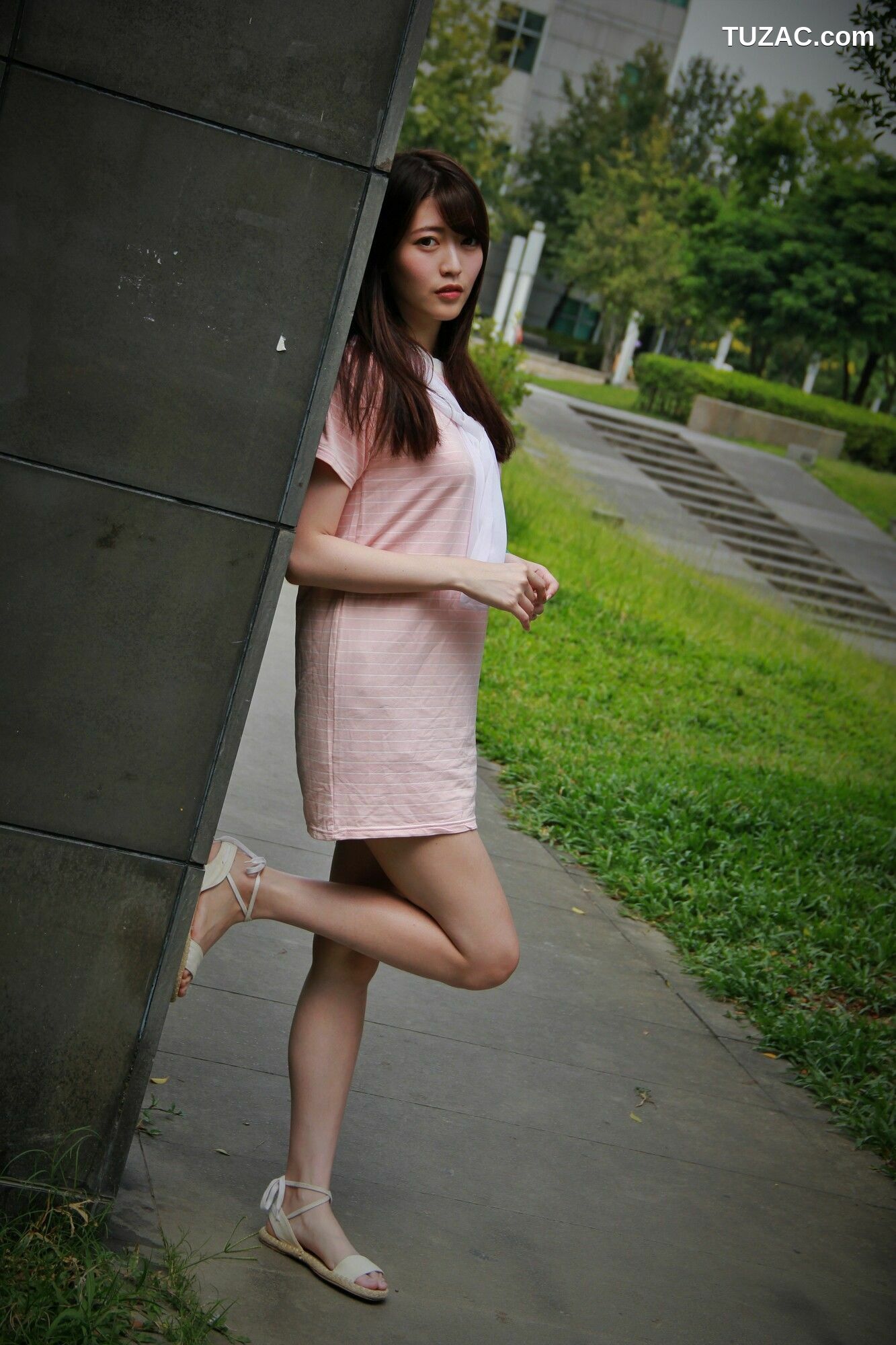 台湾正妹_ Brindy薛薛《國圖外拍》 写真集[88P]