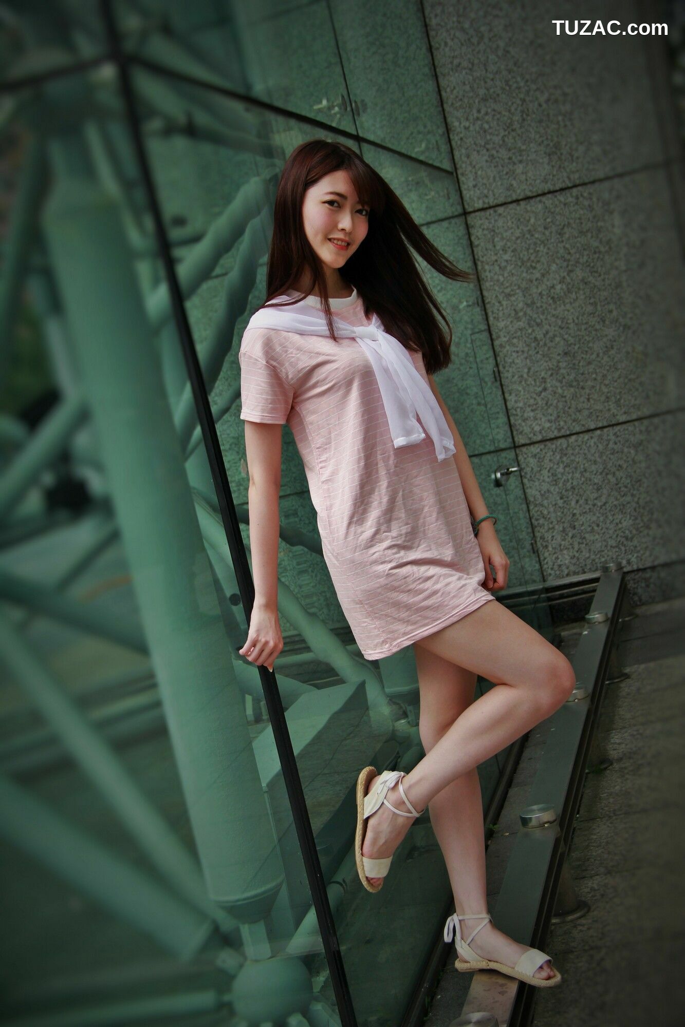 台湾正妹_ Brindy薛薛《國圖外拍》 写真集[88P]