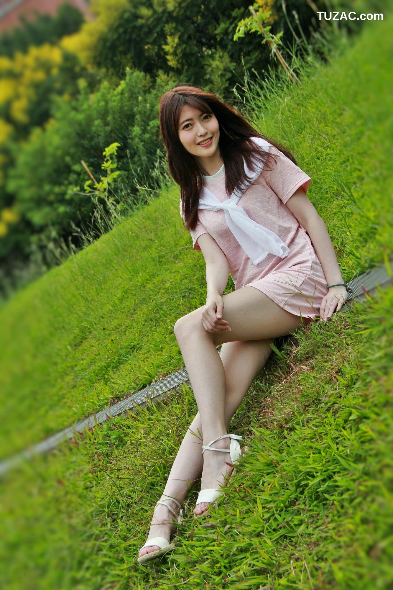 台湾正妹_ Brindy薛薛《國圖外拍》 写真集[88P]