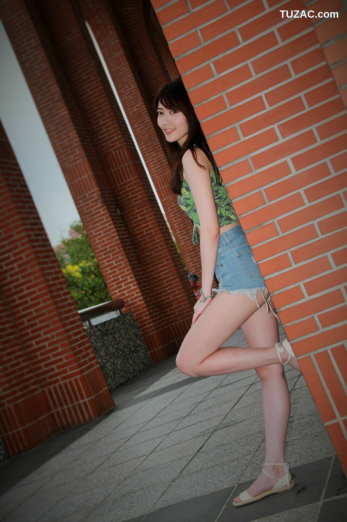 台湾正妹_ Brindy薛薛《國圖外拍》 写真集[88P]