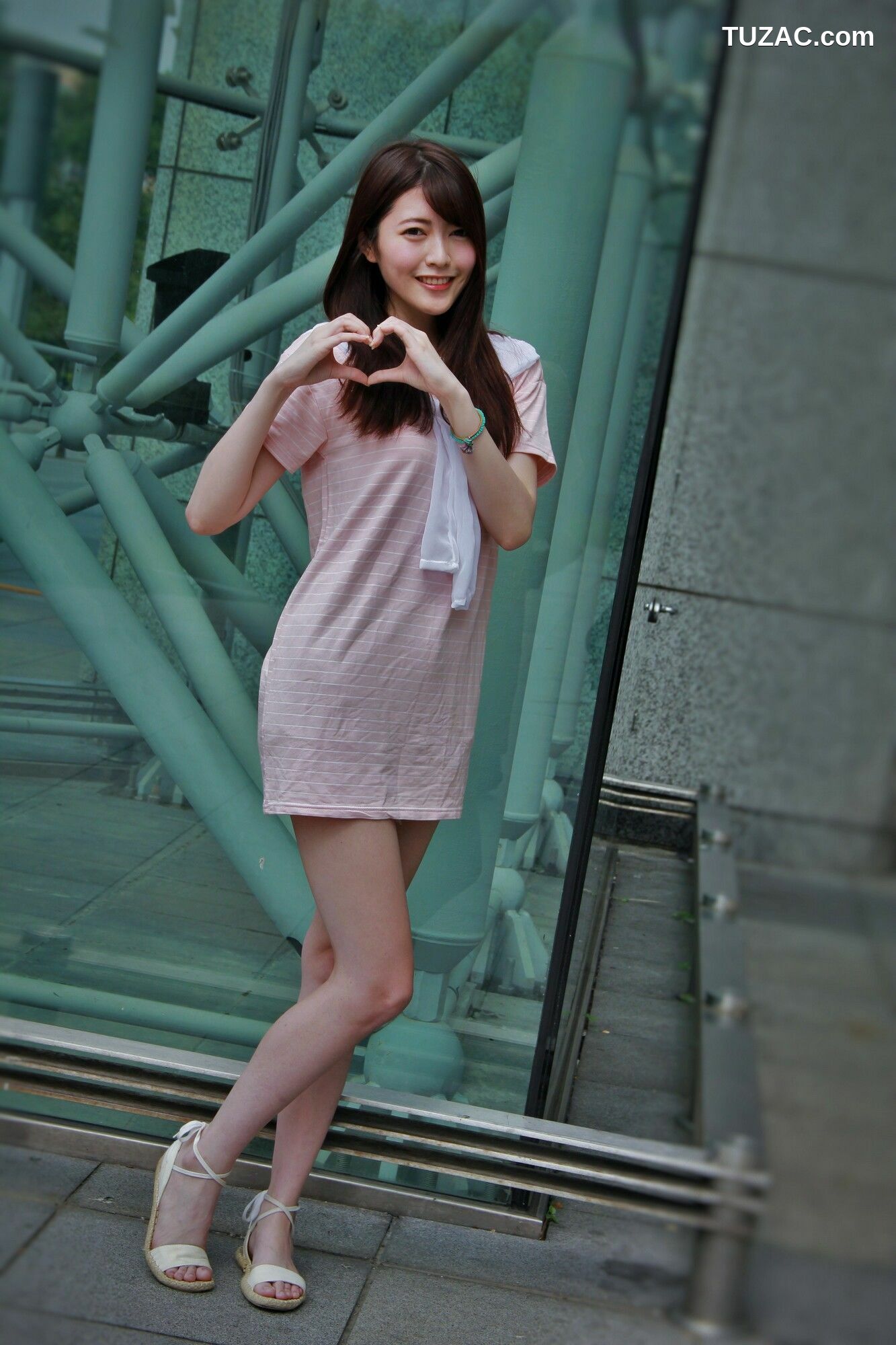 台湾正妹_ Brindy薛薛《國圖外拍》 写真集[88P]