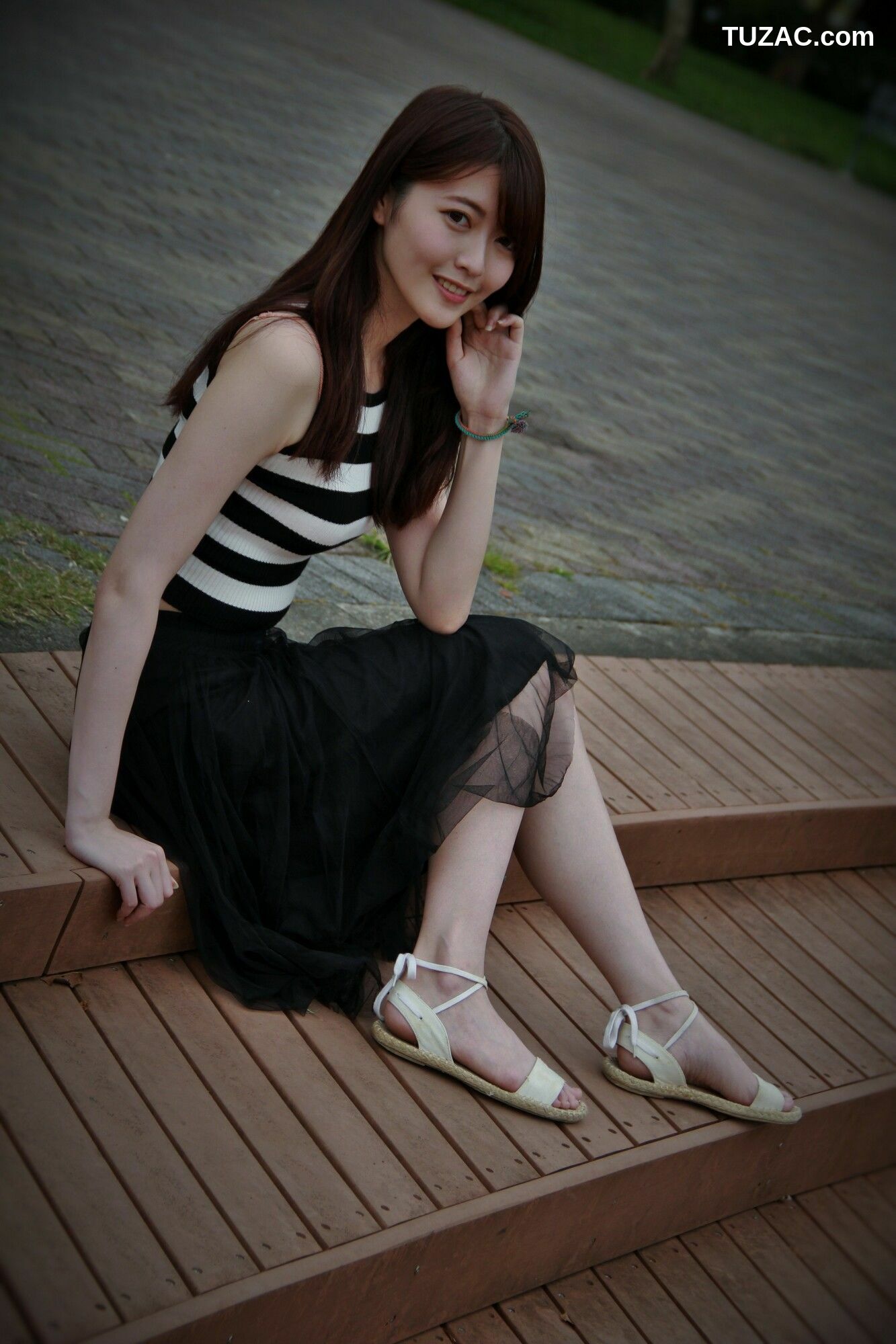 台湾正妹_ Brindy薛薛《國圖外拍》 写真集[88P]