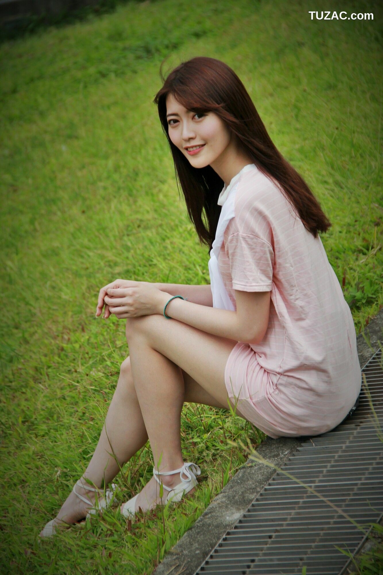 台湾正妹_ Brindy薛薛《國圖外拍》 写真集[88P]