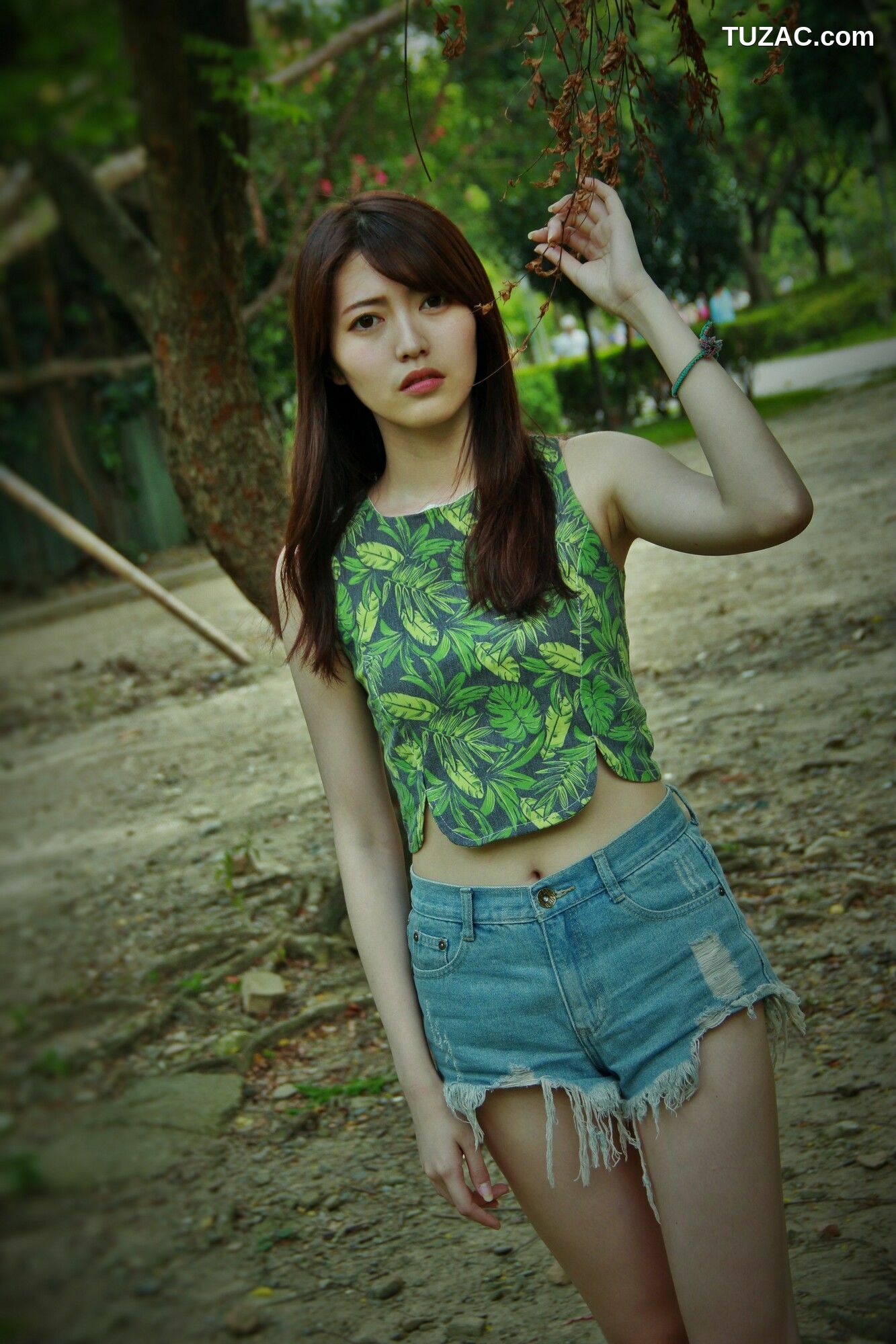 台湾正妹_ Brindy薛薛《國圖外拍》 写真集[88P]