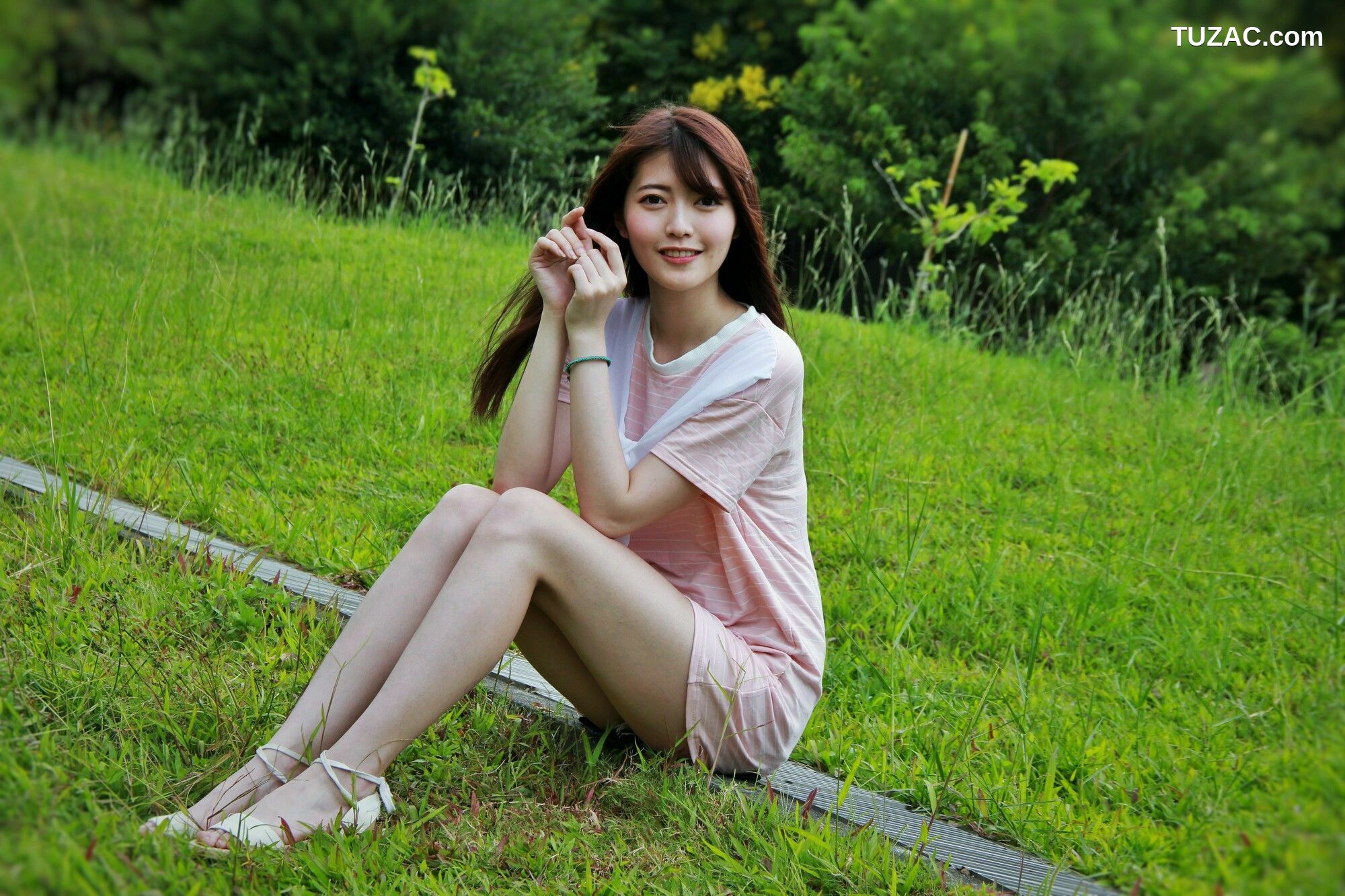 台湾正妹_ Brindy薛薛《國圖外拍》 写真集[88P]