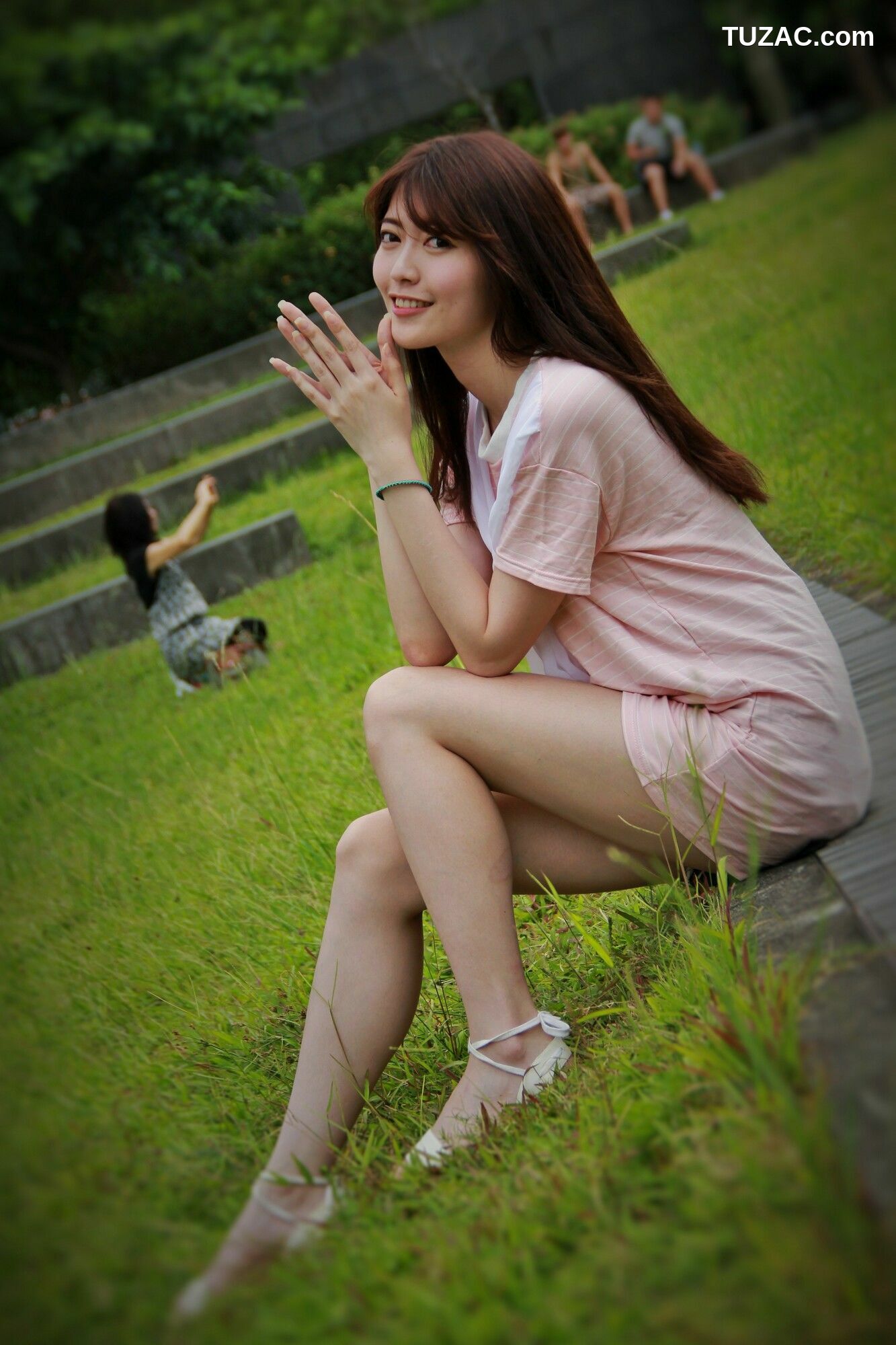 台湾正妹_ Brindy薛薛《國圖外拍》 写真集[88P]