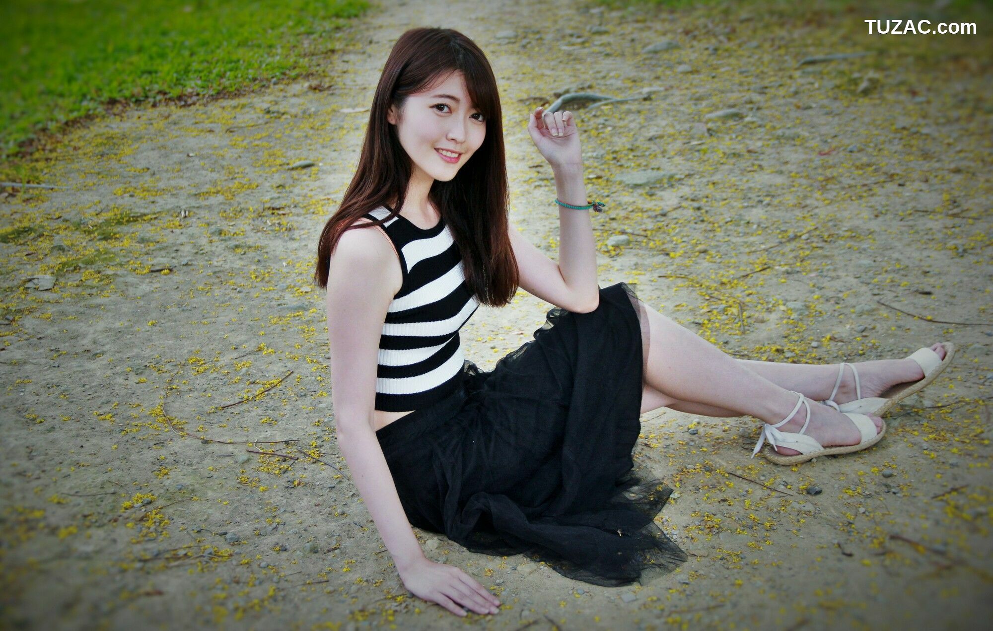 台湾正妹_ Brindy薛薛《國圖外拍》 写真集[88P]