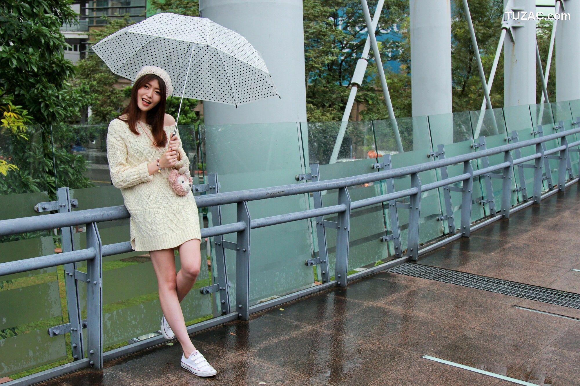 台湾正妹_ Brindy薛薛《板橋外拍》 写真集[67P]