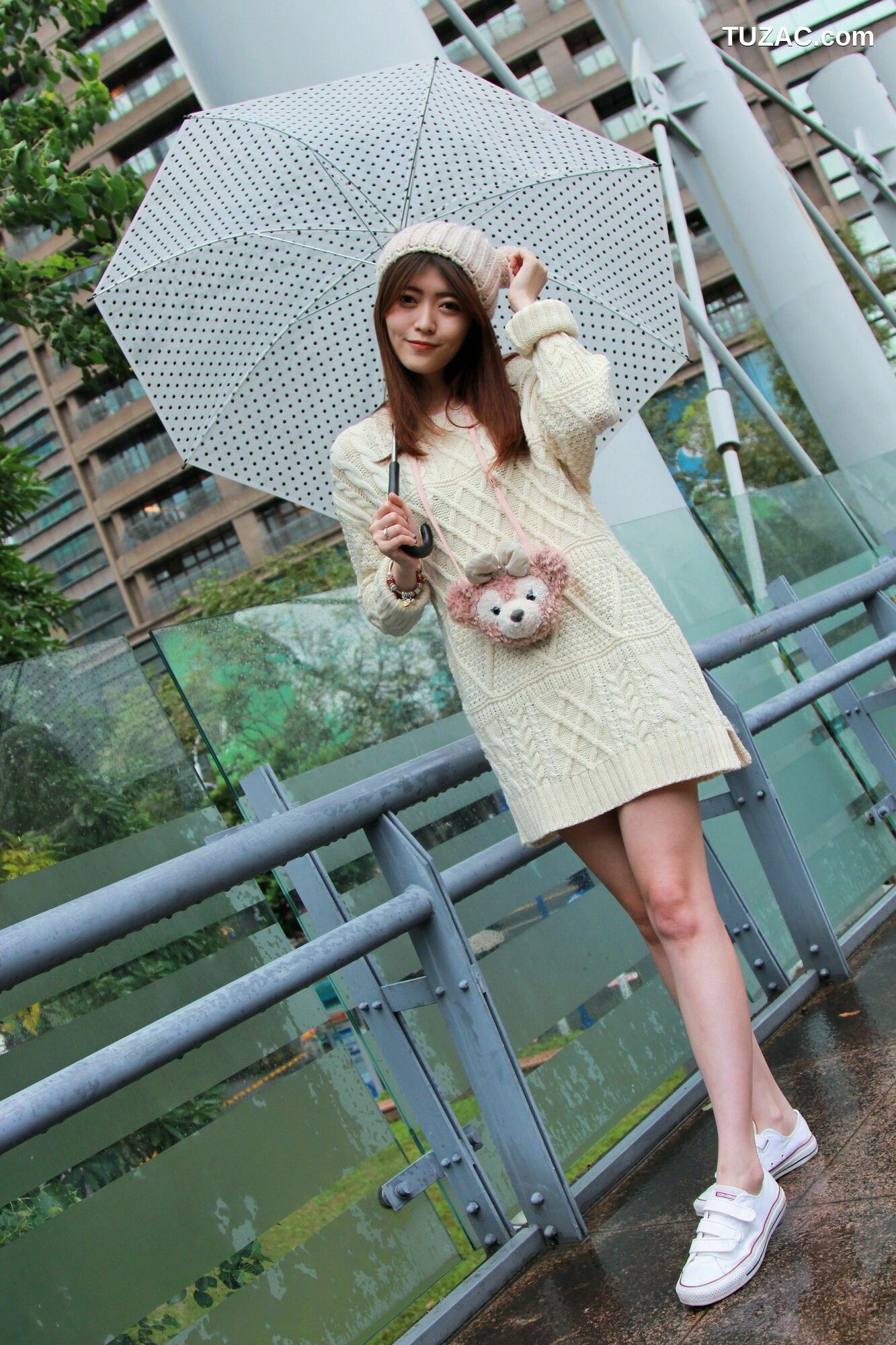 台湾正妹_ Brindy薛薛《板橋外拍》 写真集[67P]