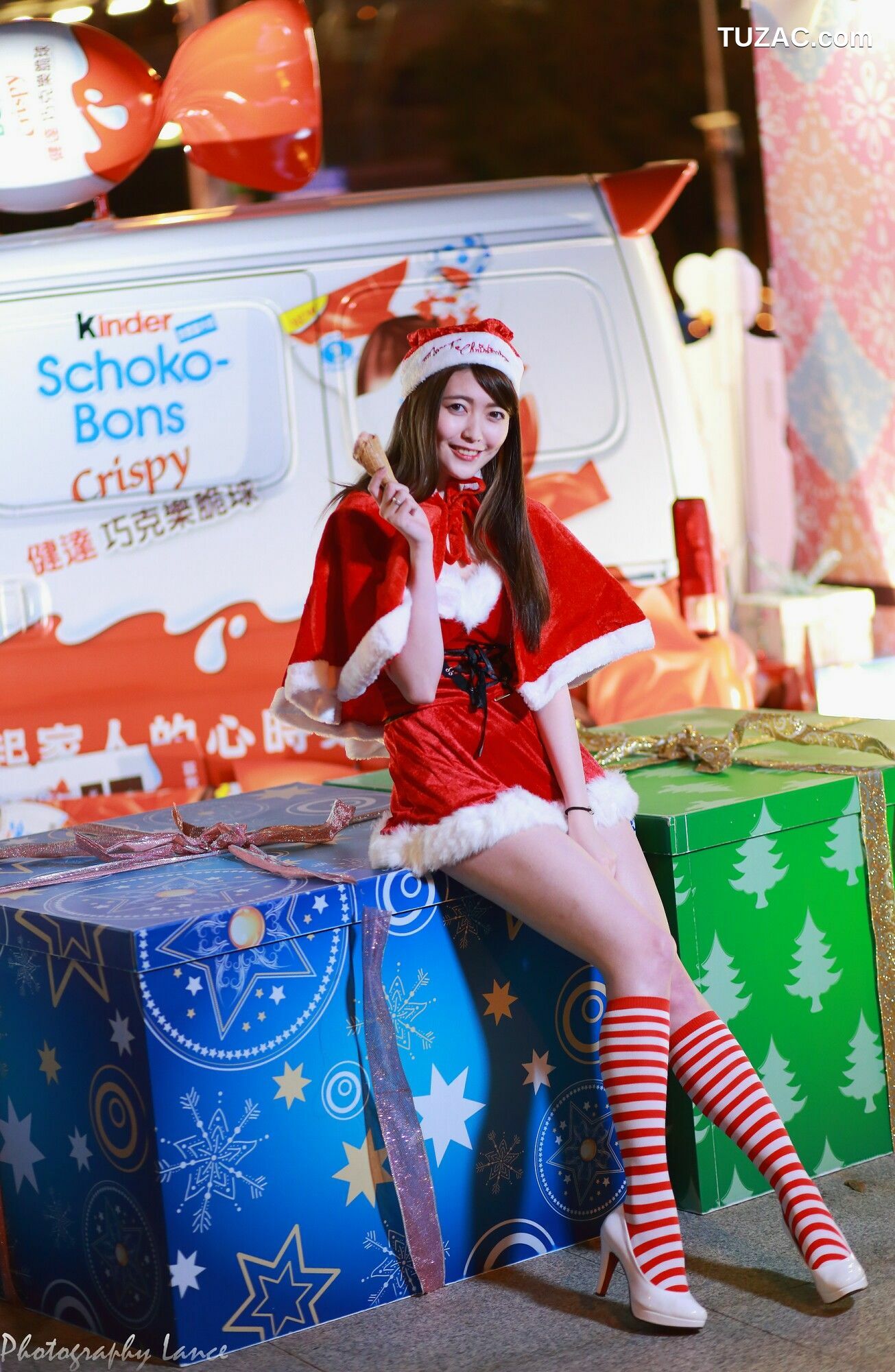 台湾正妹_ Brindy薛薛《龍山寺+圣诞夜拍》 写真集[47P]