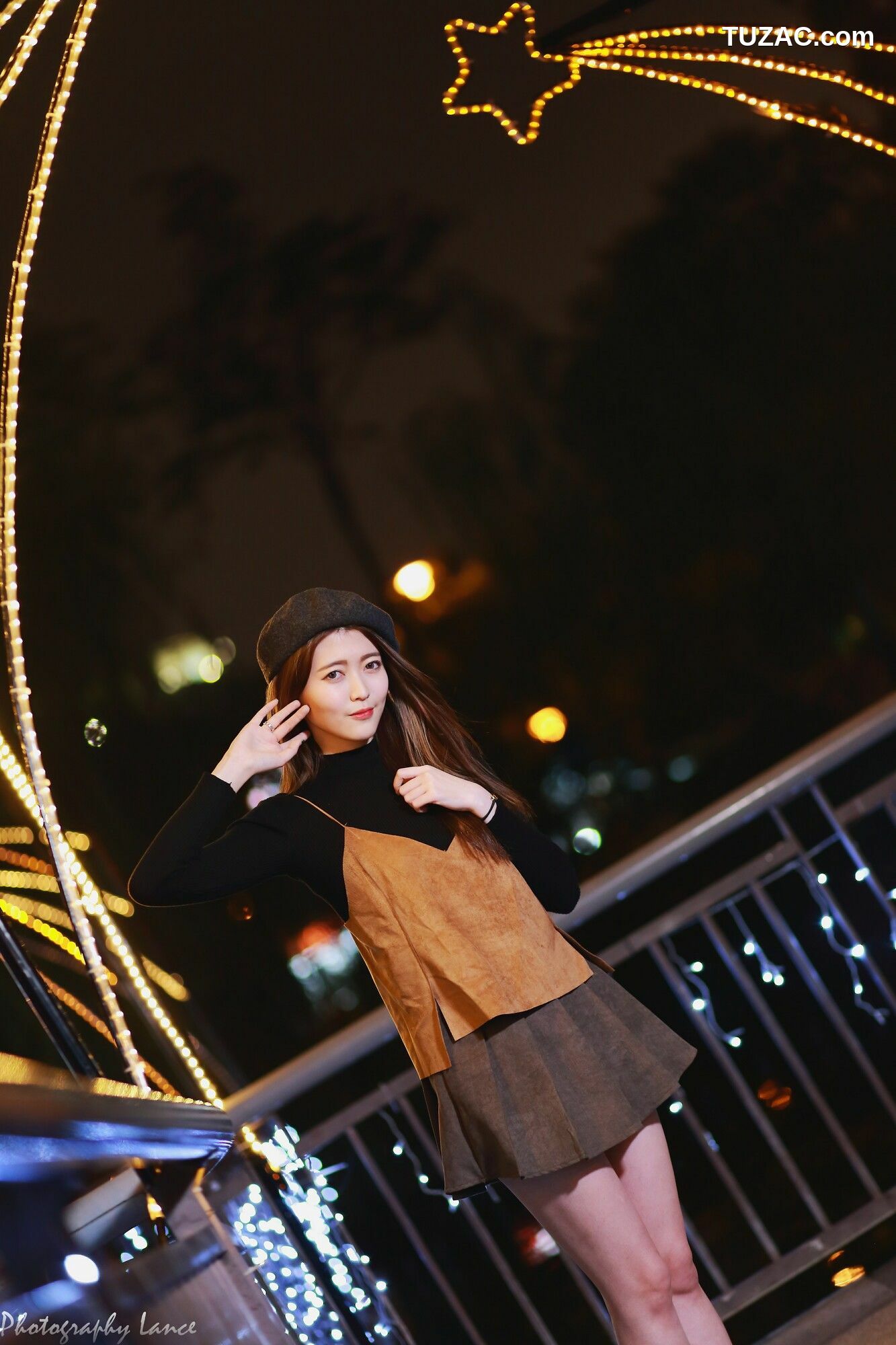 台湾正妹_ Brindy薛薛《龍山寺+圣诞夜拍》 写真集[47P]