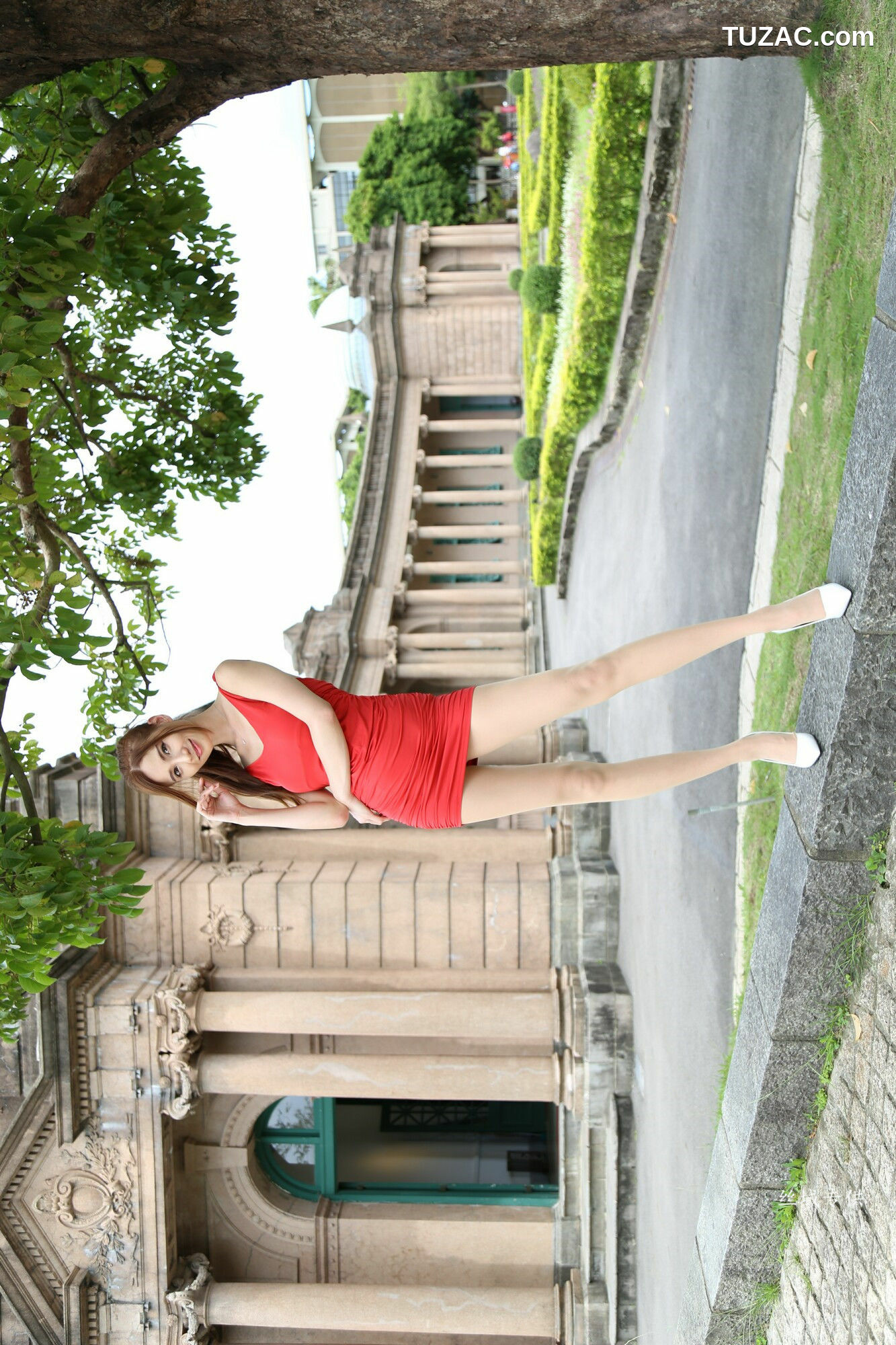 台湾正妹_ Candice蔡譯心 - 红裙街拍 写真集[134P]