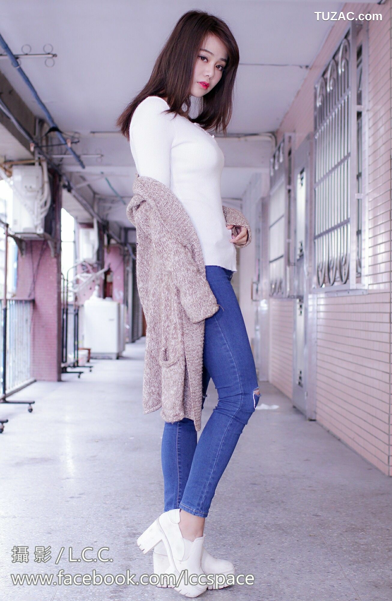 台湾正妹_ Candy孙卉彤《環南公寓作品》 写真集[46P]