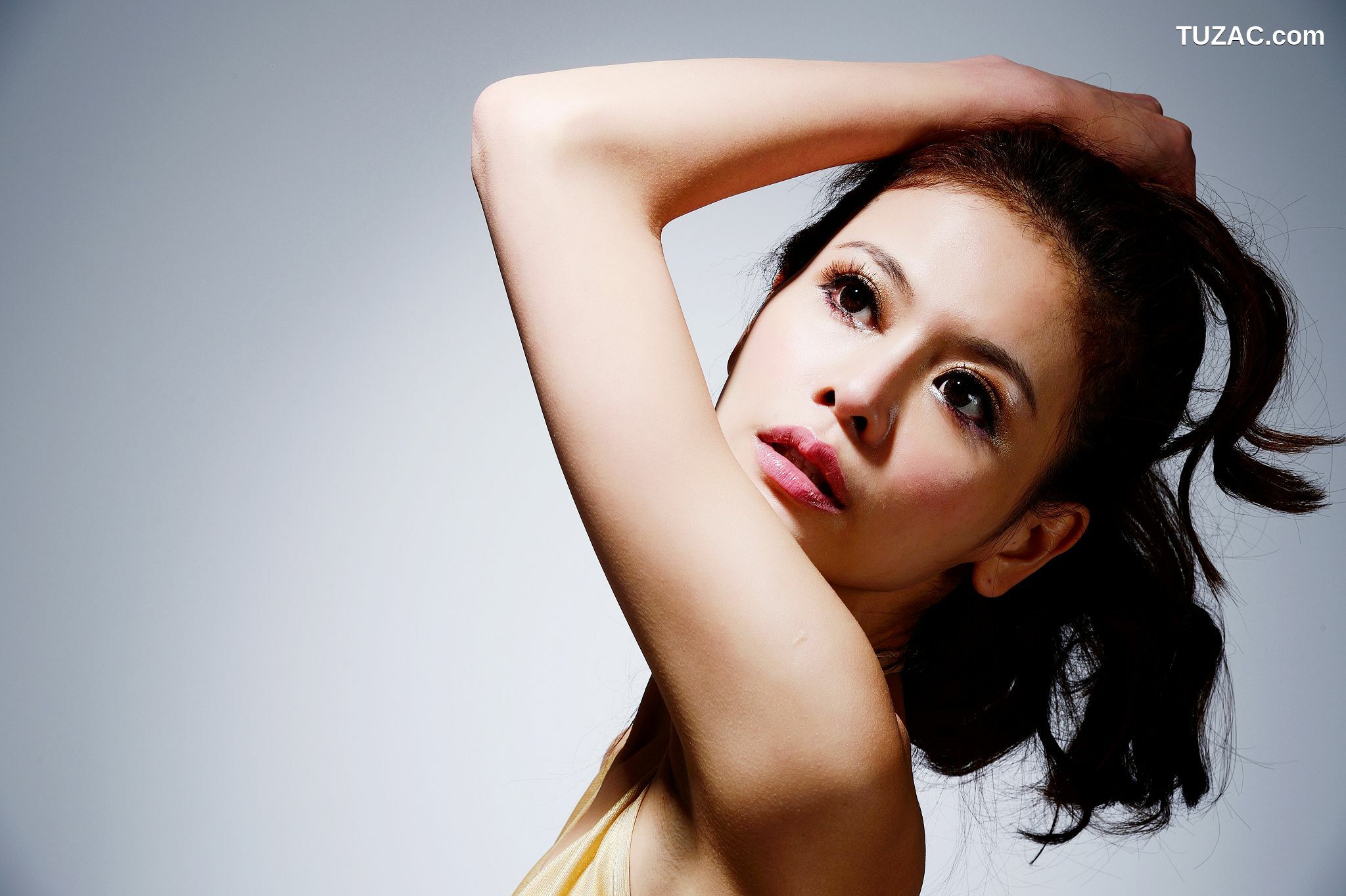 台湾正妹_ Dennise黄雅倚《古典棚拍》写真集[52P]