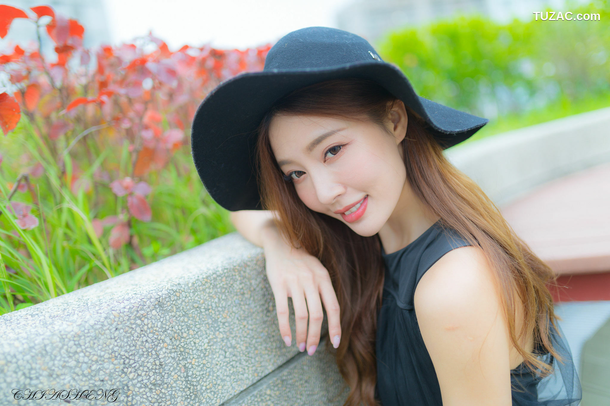 台湾正妹_ Emma江雨恩 - 清新外拍（三套服装） 写真集[31P]