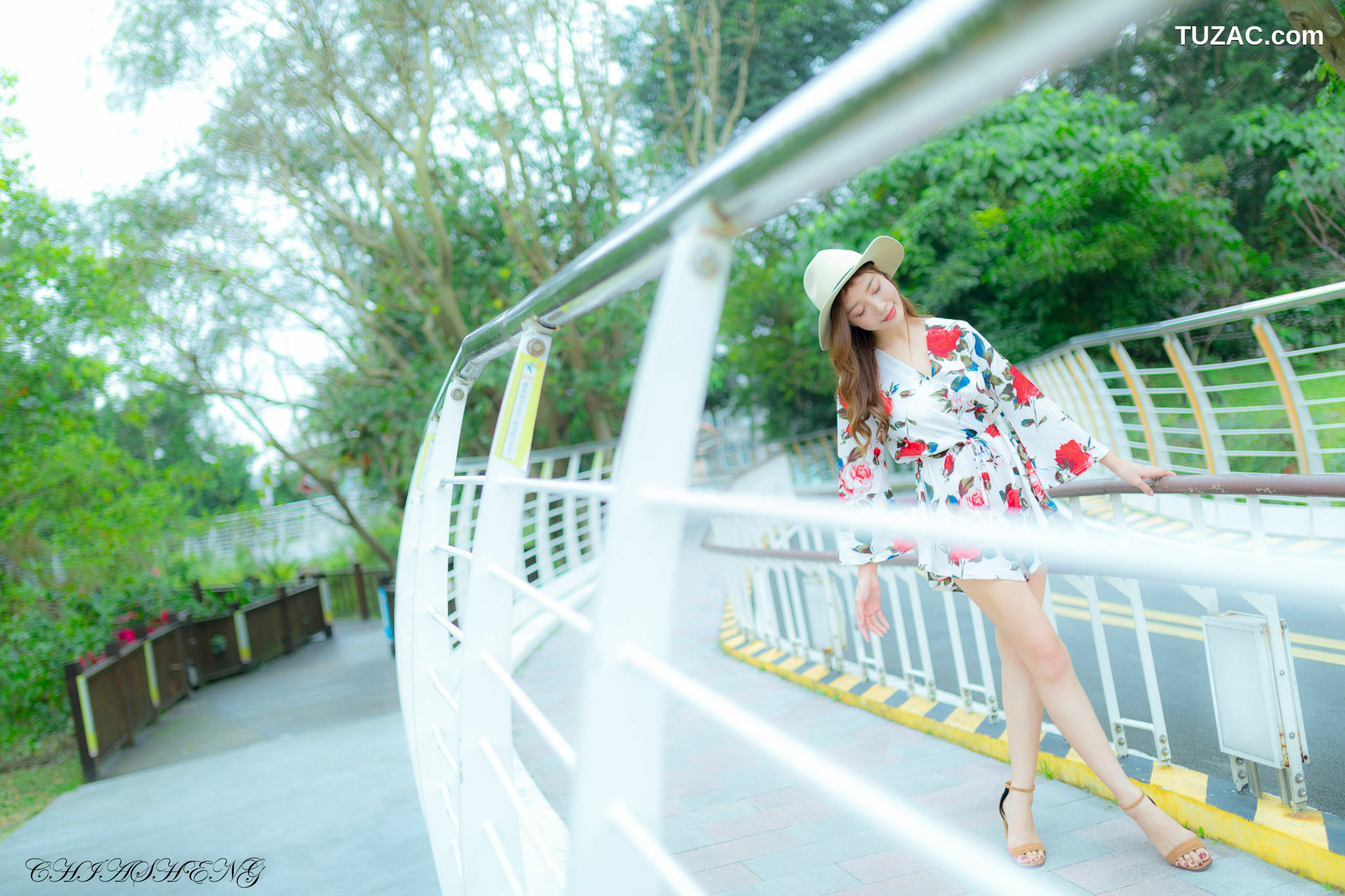 台湾正妹_ Emma江雨恩 - 清新外拍（三套服装） 写真集[31P]