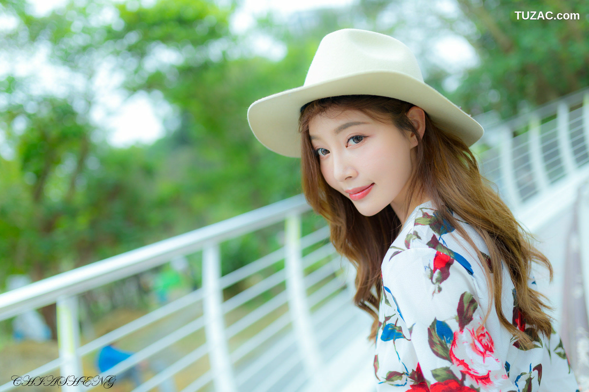 台湾正妹_ Emma江雨恩 - 清新外拍（三套服装） 写真集[31P]