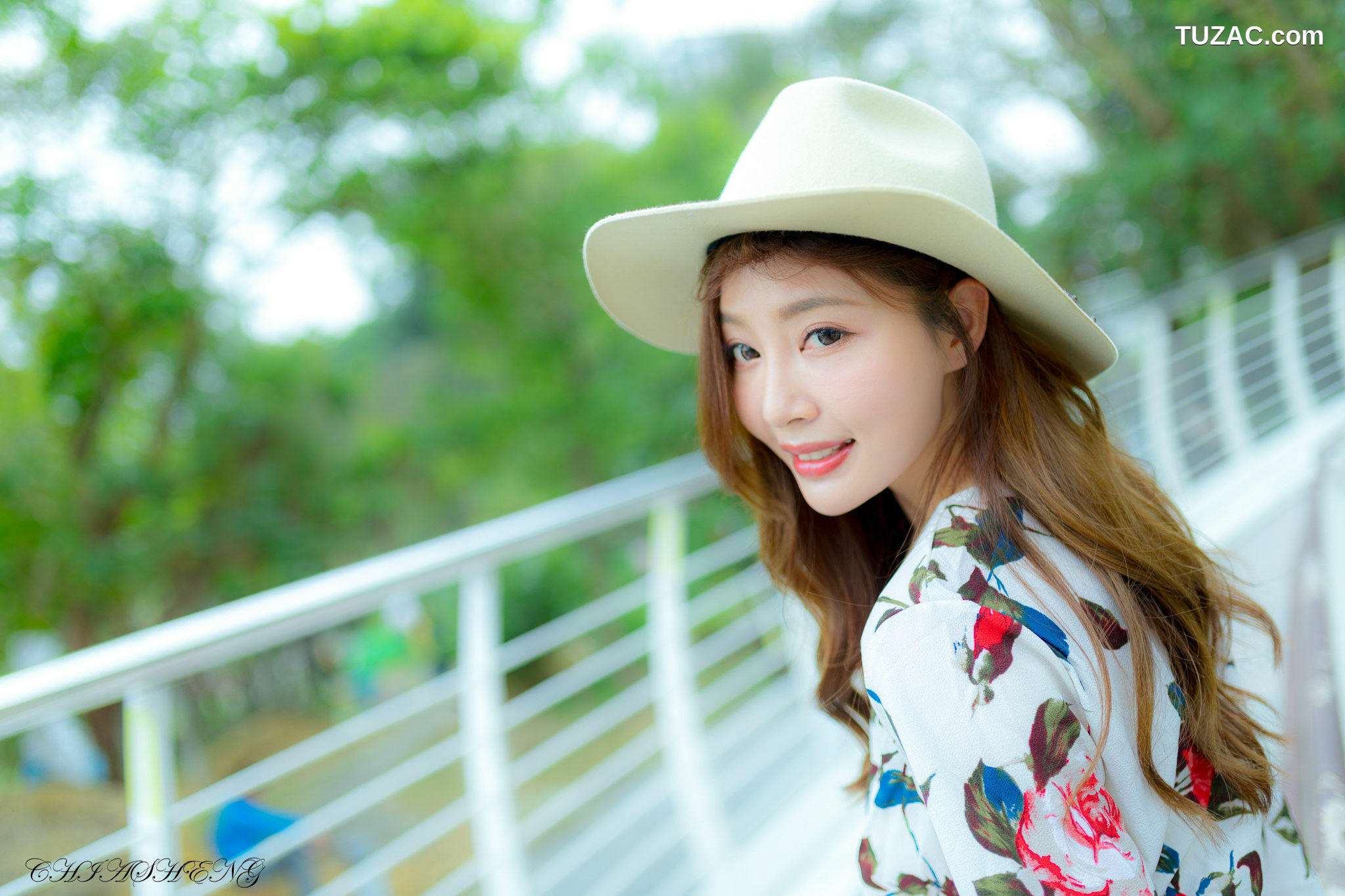 台湾正妹_ Emma江雨恩 - 清新外拍（三套服装） 写真集[31P]