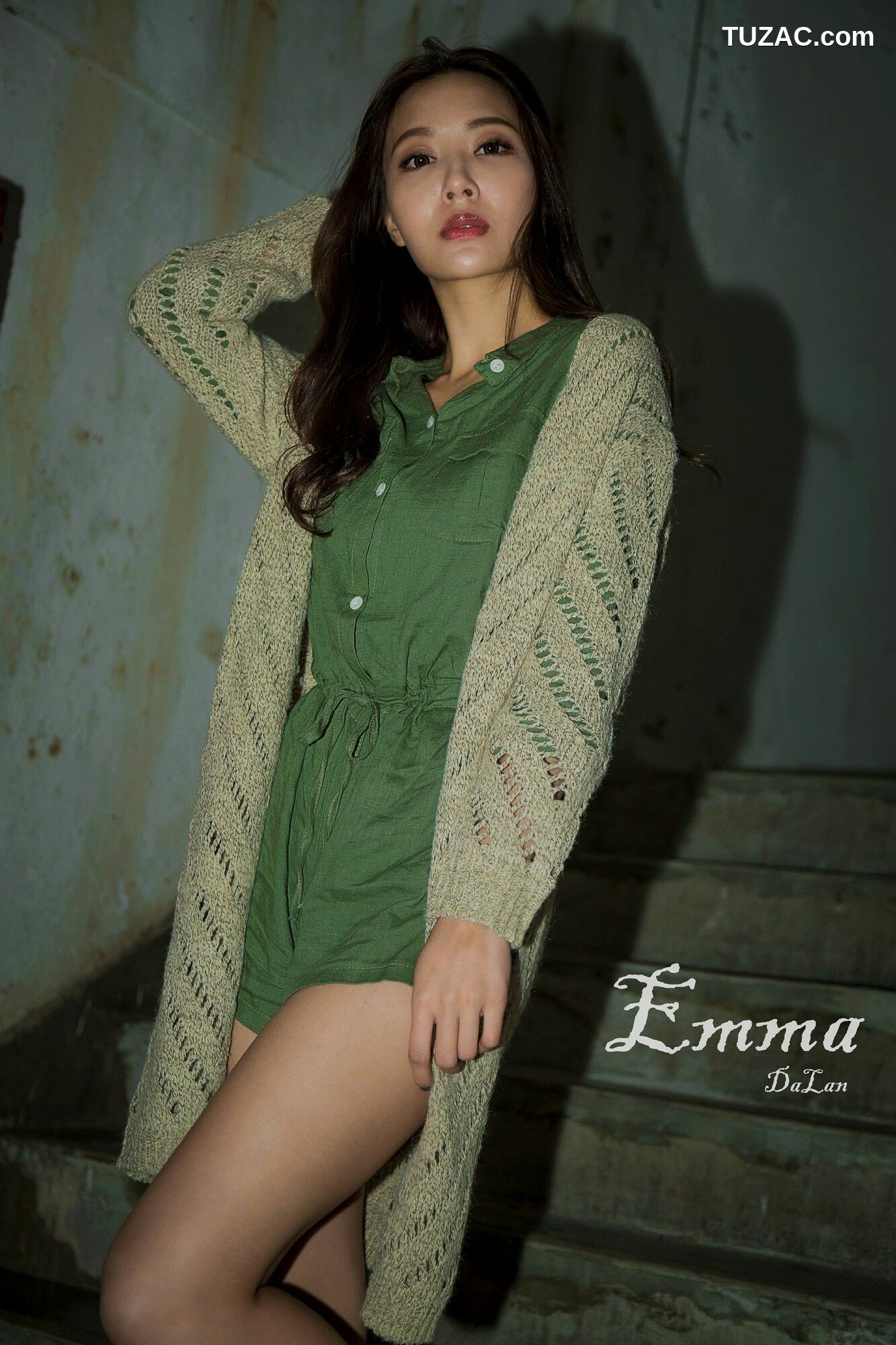 台湾正妹_ Emma江雨恩《西藏路+南機場公寓》 写真集[35P]