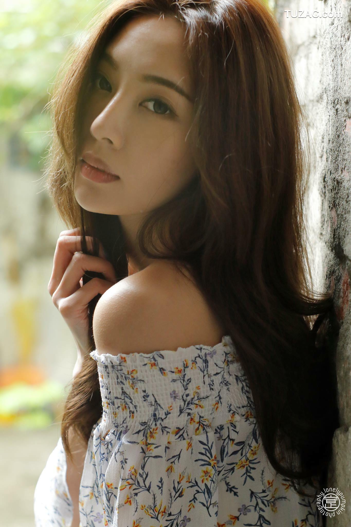 台湾正妹_ Emma江雨恩《西藏路+南機場公寓》 写真集[35P]