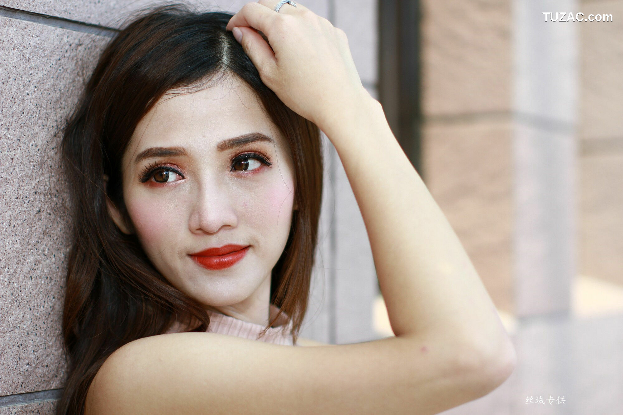 台湾正妹_ Go Go 高雄美術館 写真集[98P]