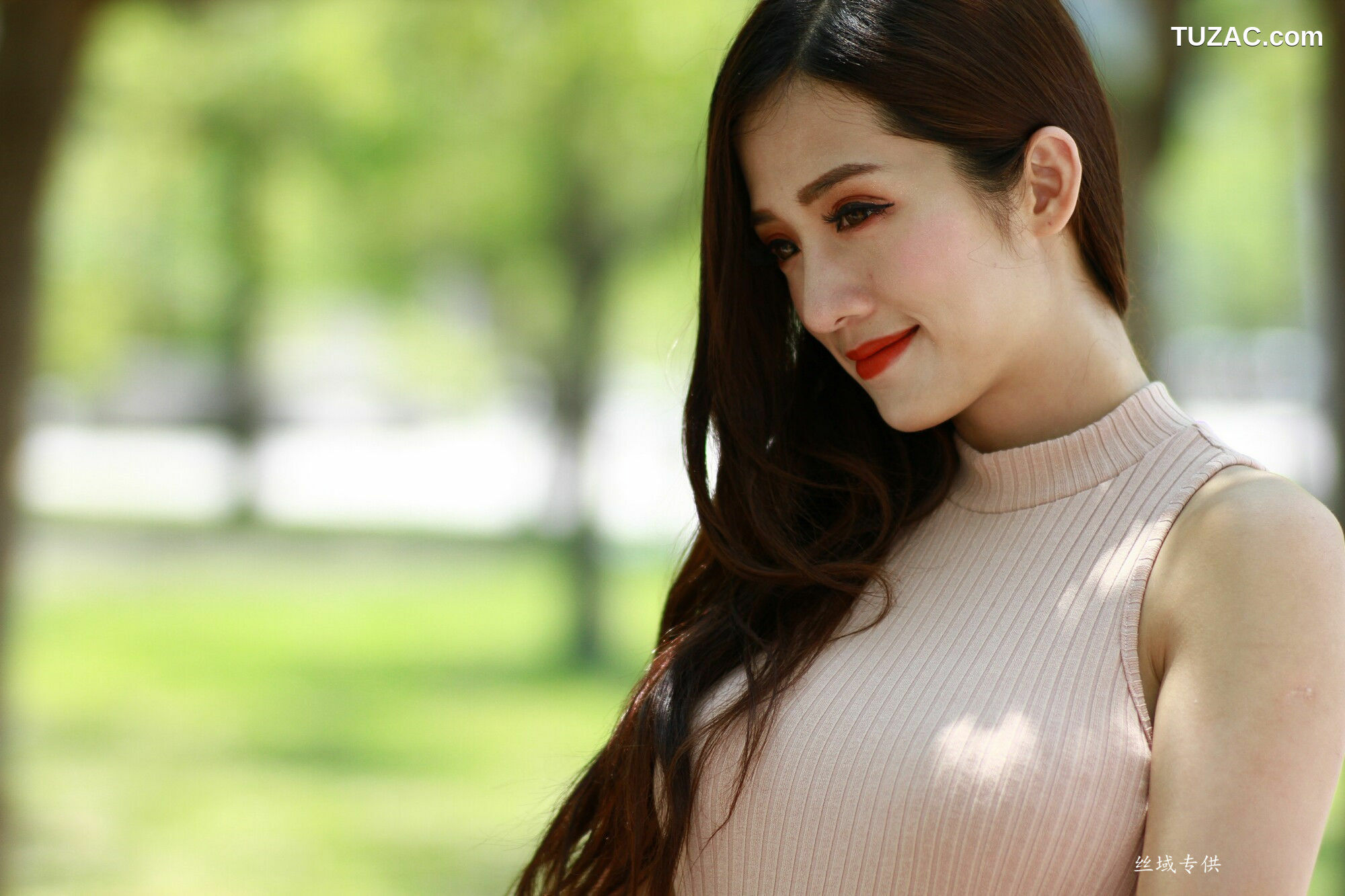 台湾正妹_ Go Go 高雄美術館 写真集[98P]