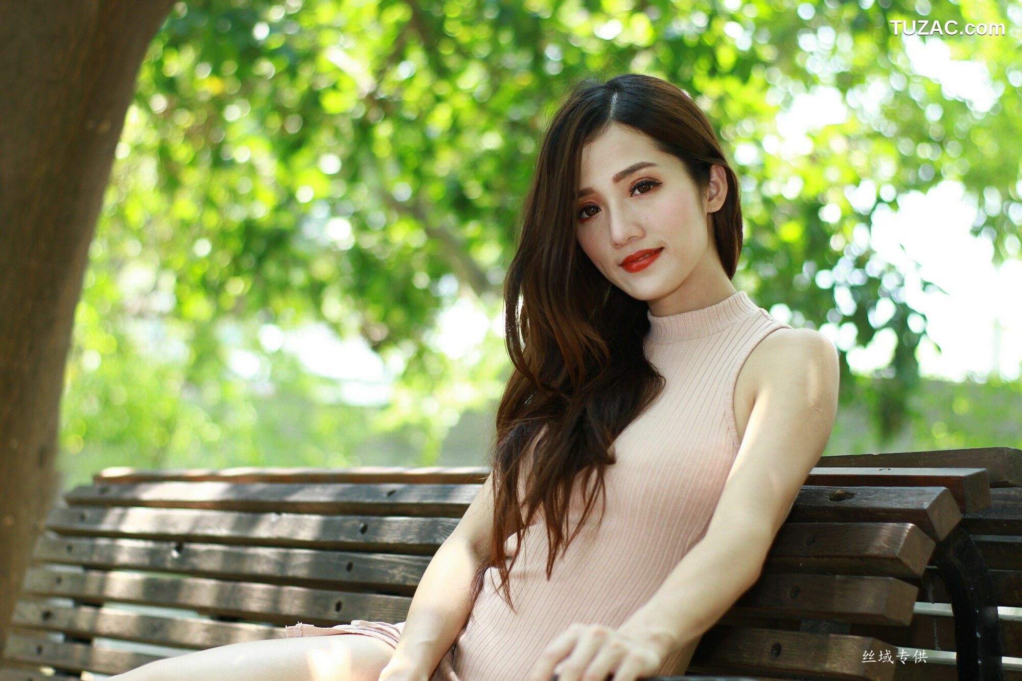 台湾正妹_ Go Go 高雄美術館 写真集[98P]