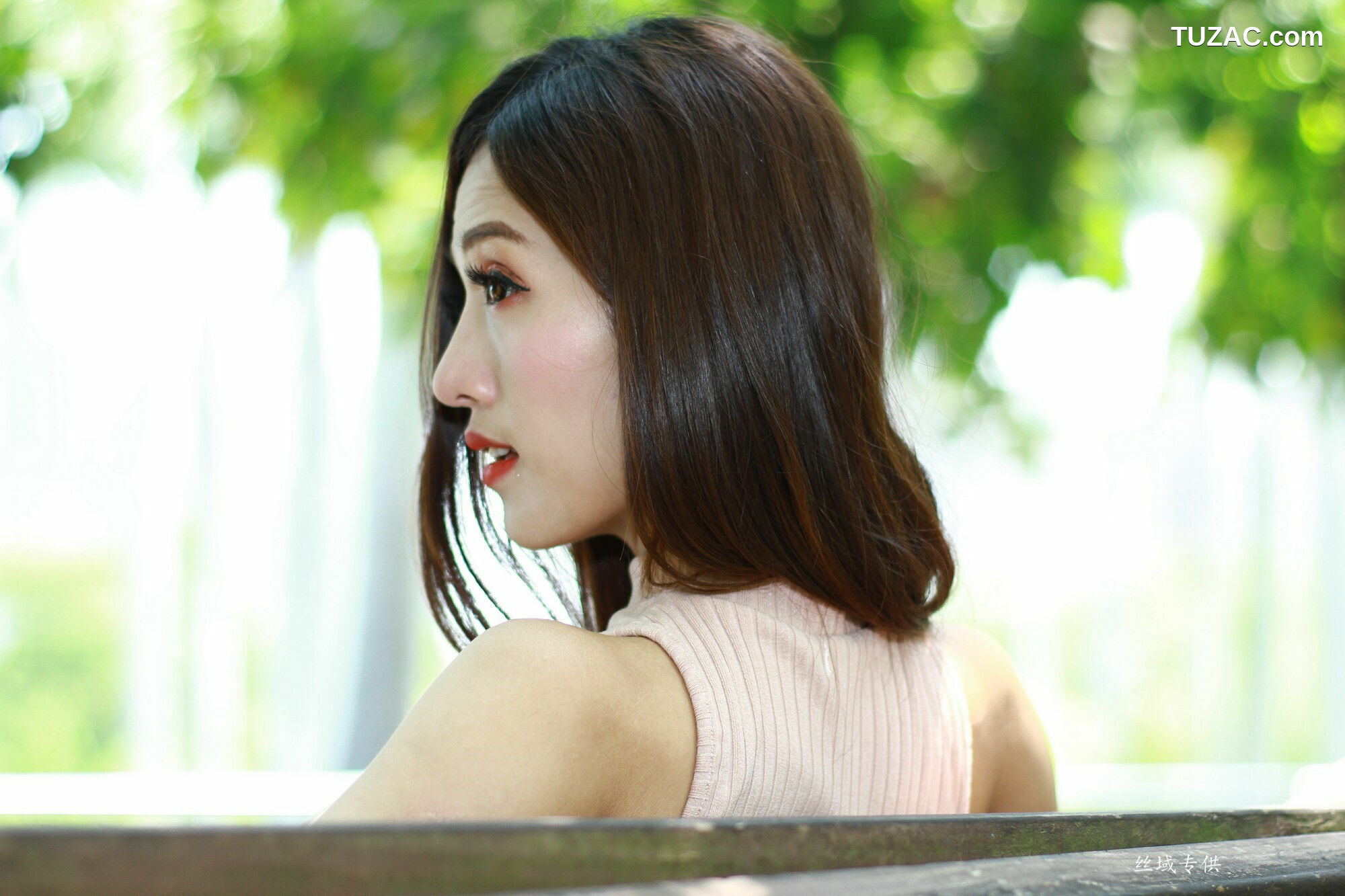 台湾正妹_ Go Go 高雄美術館 写真集[98P]