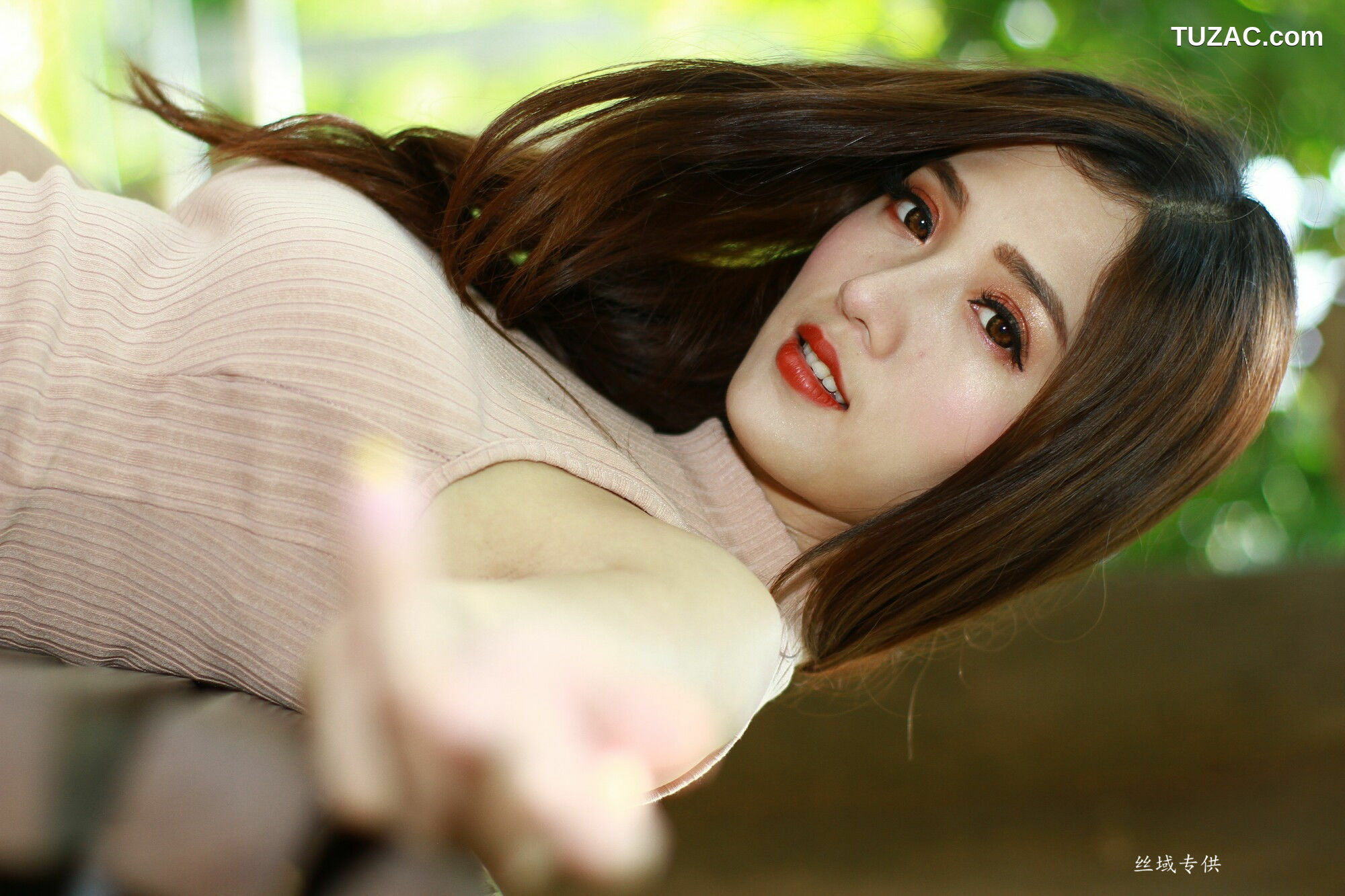 台湾正妹_ Go Go 高雄美術館 写真集[98P]