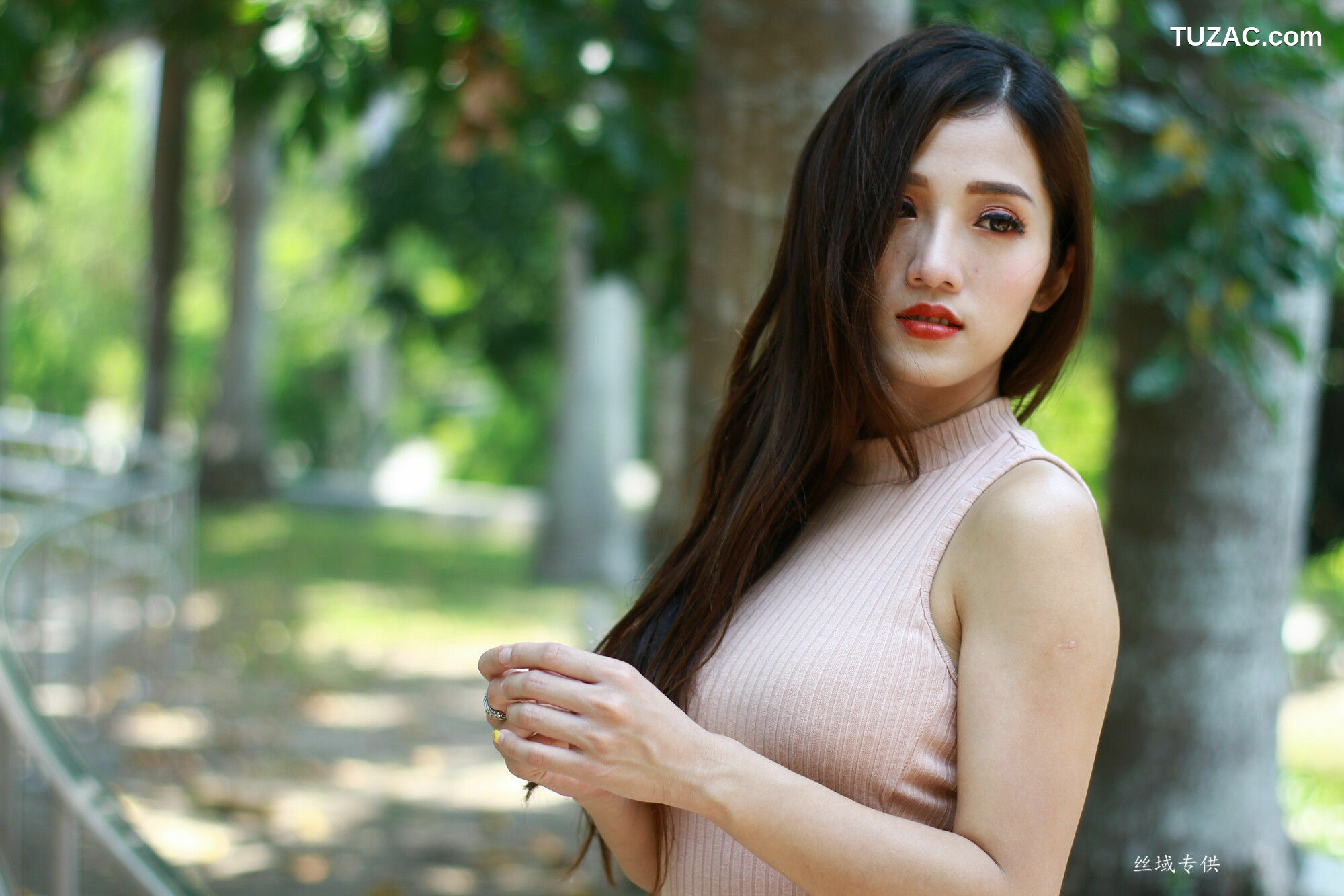 台湾正妹_ Go Go 高雄美術館 写真集[98P]