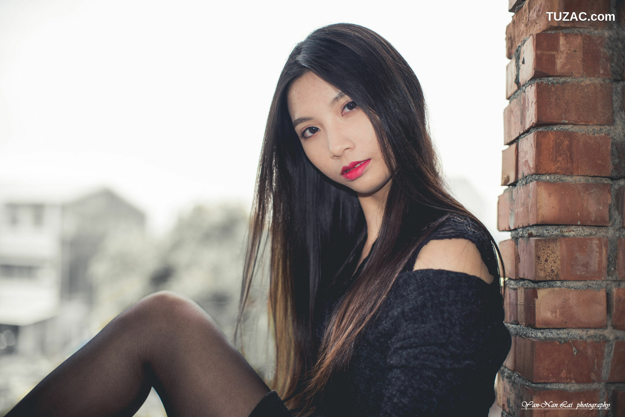台湾正妹_ Jenny《黑丝外拍》 写真集[39P]