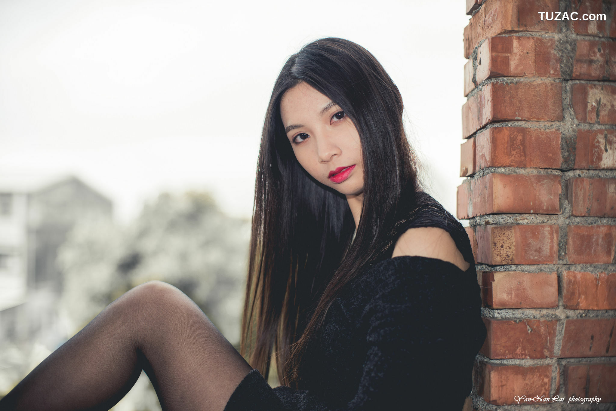 台湾正妹_ Jenny《黑丝外拍》 写真集[39P]